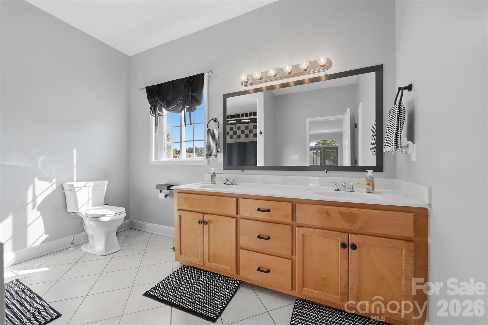 1360 Sweetbriar Lane — Hickory