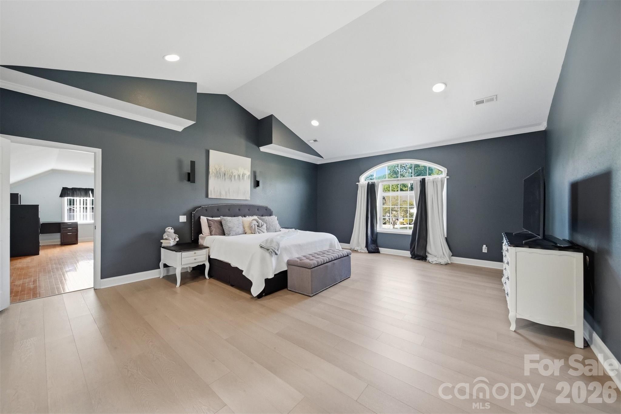 1360 Sweetbriar Lane — Hickory