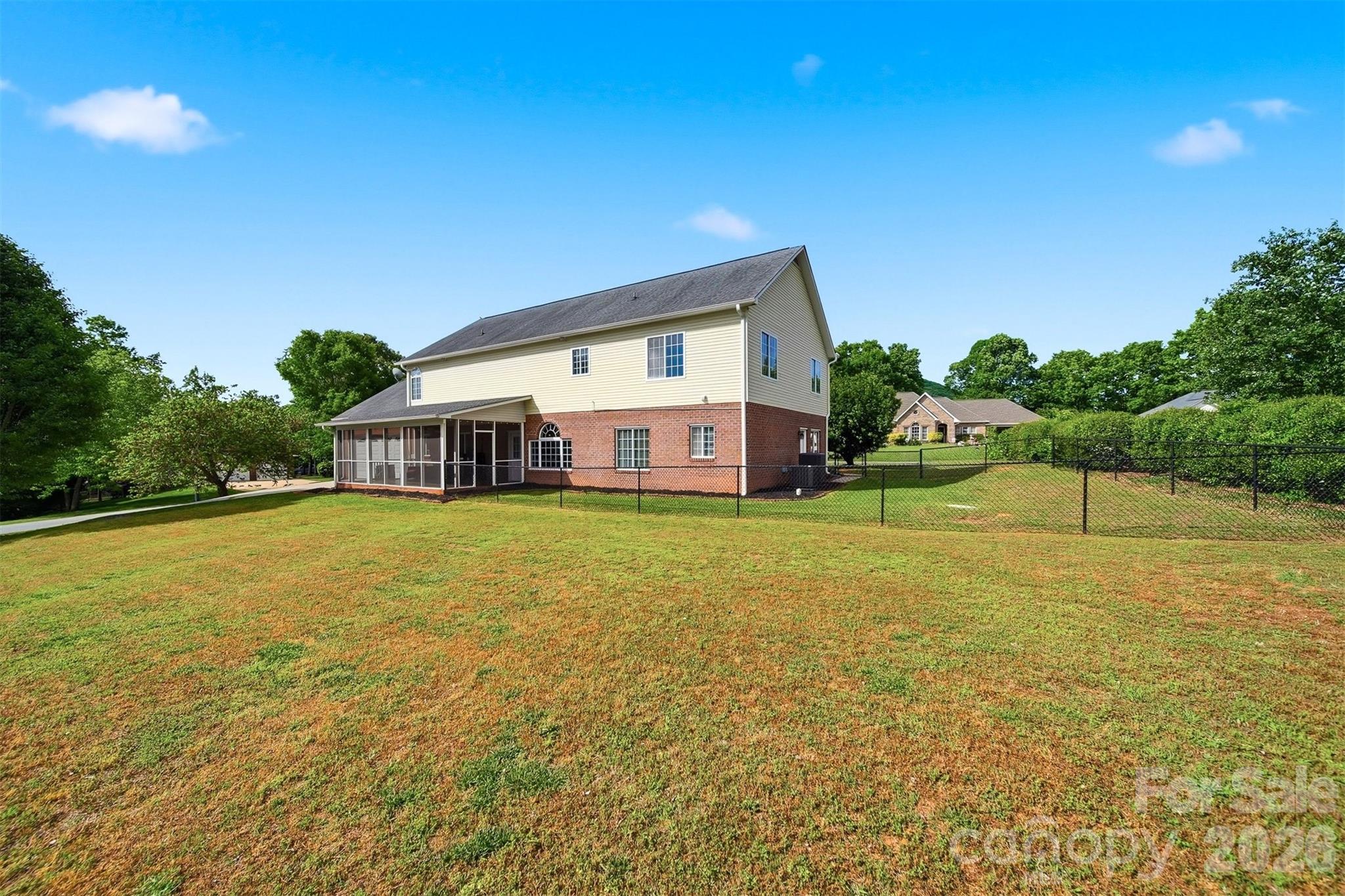 1360 Sweetbriar Lane — Hickory
