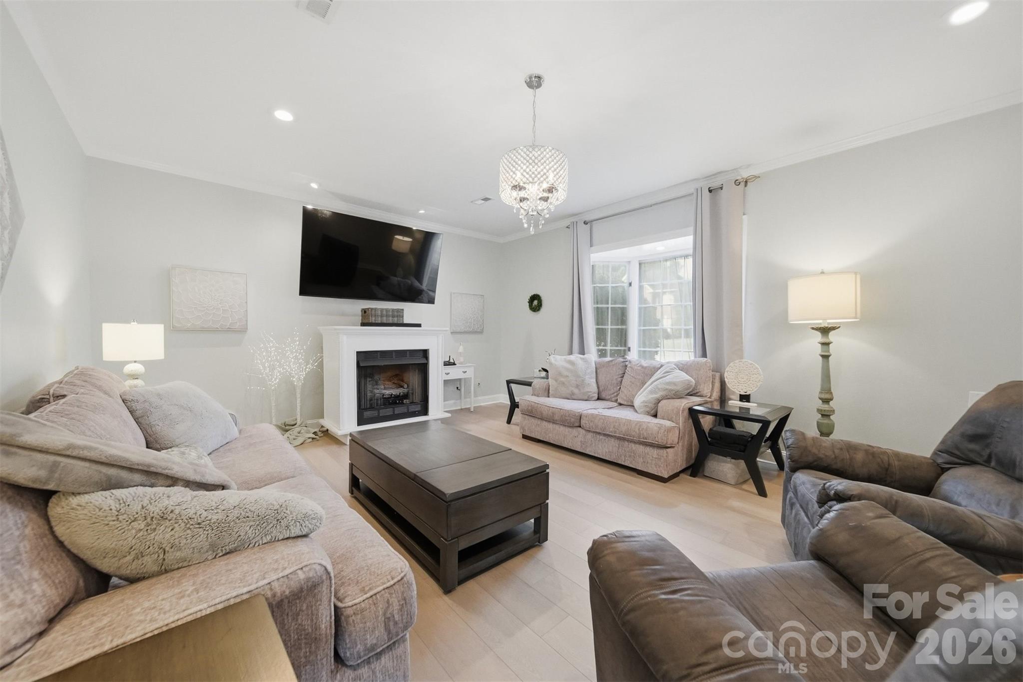 1360 Sweetbriar Lane — Hickory