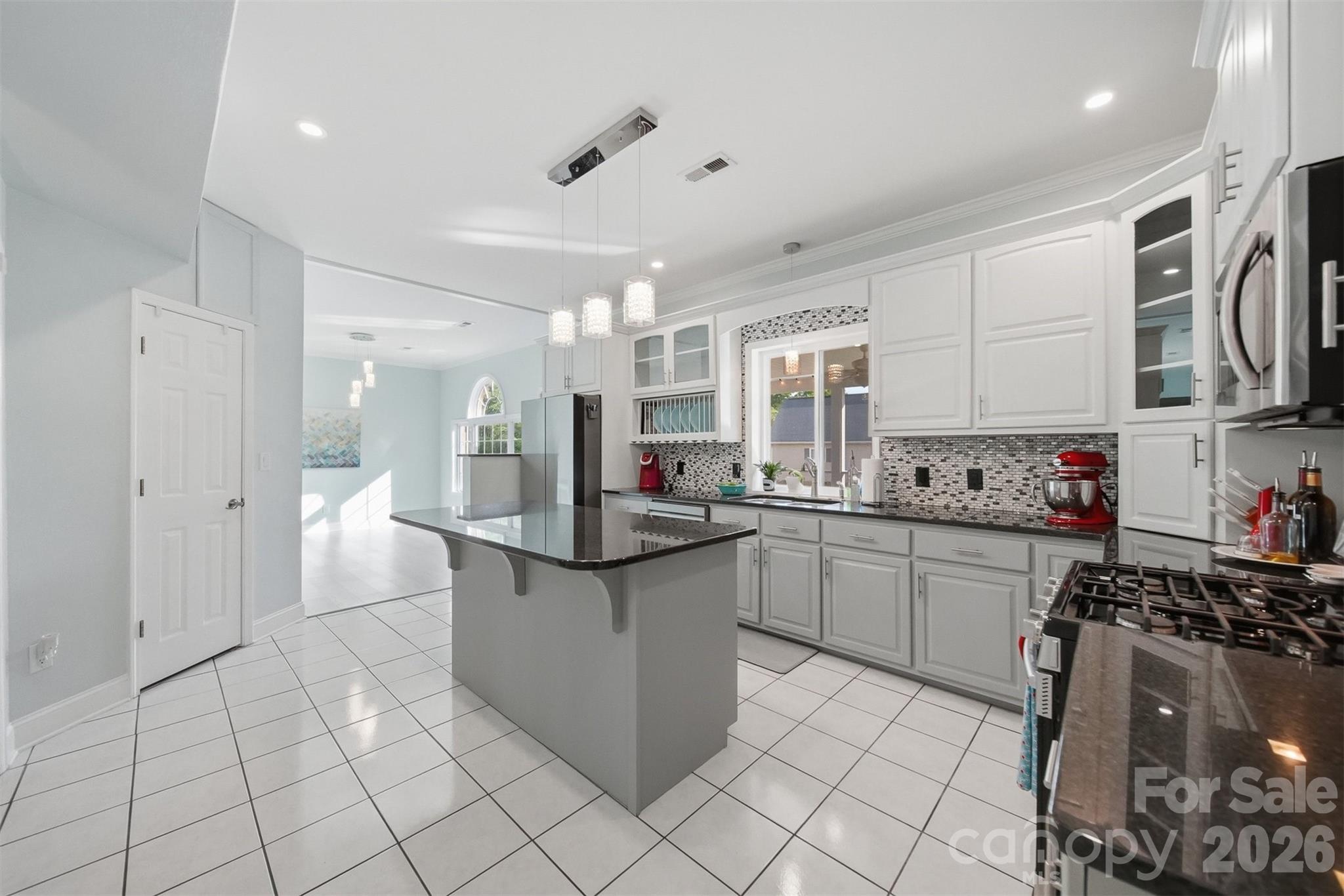 1360 Sweetbriar Lane — Hickory