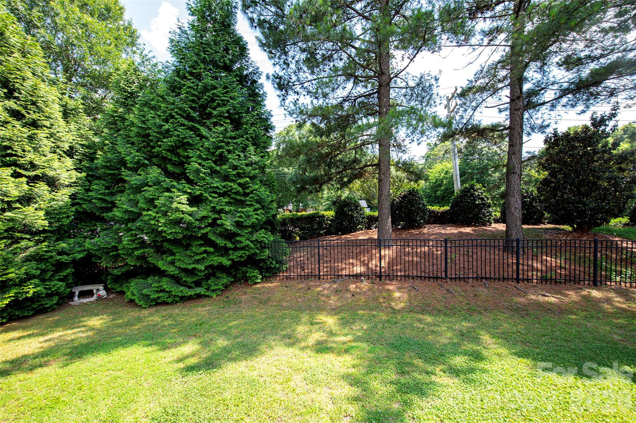 6103 Breckfield Court — Charlotte