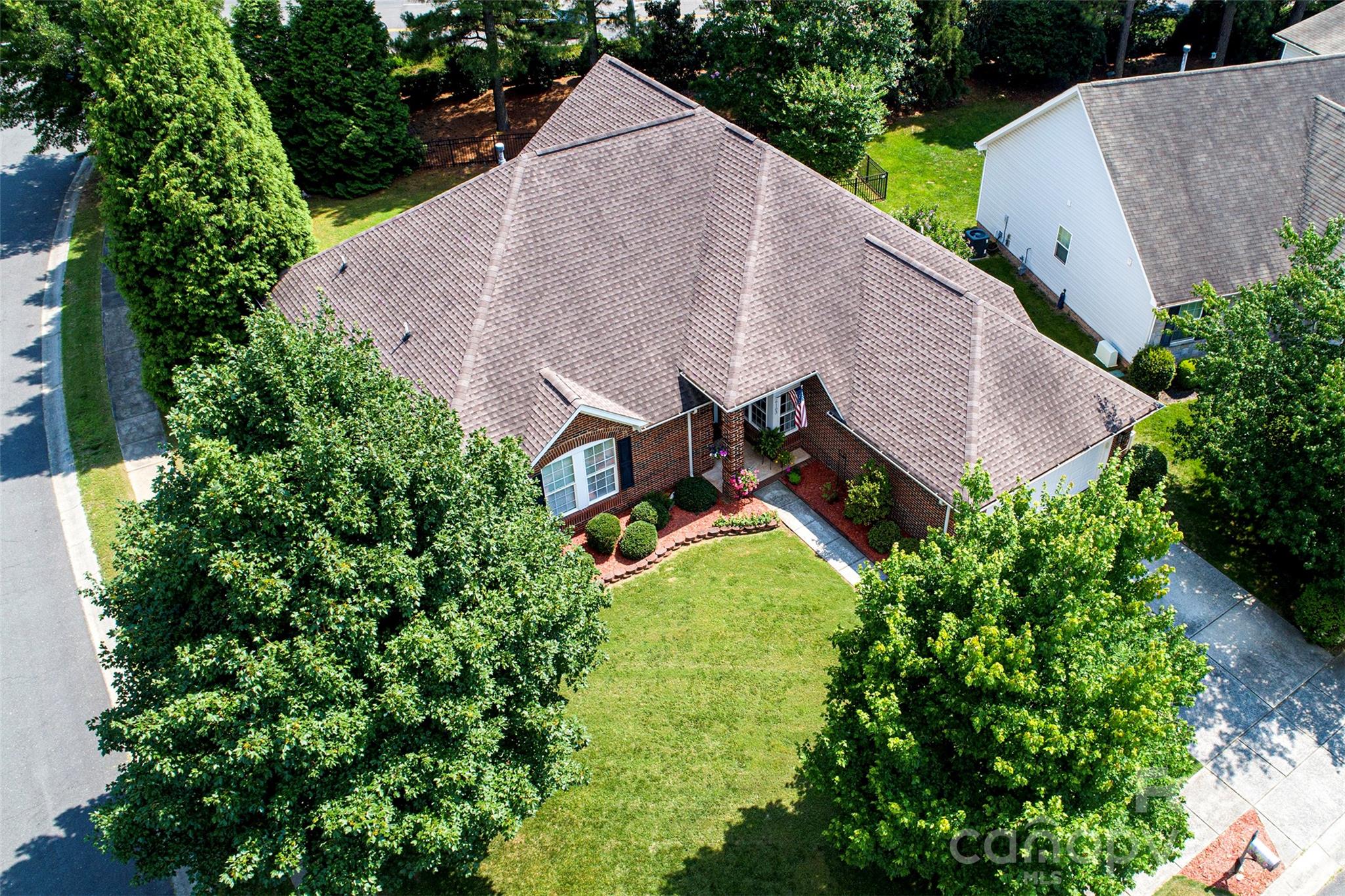 6103 Breckfield Court — Charlotte