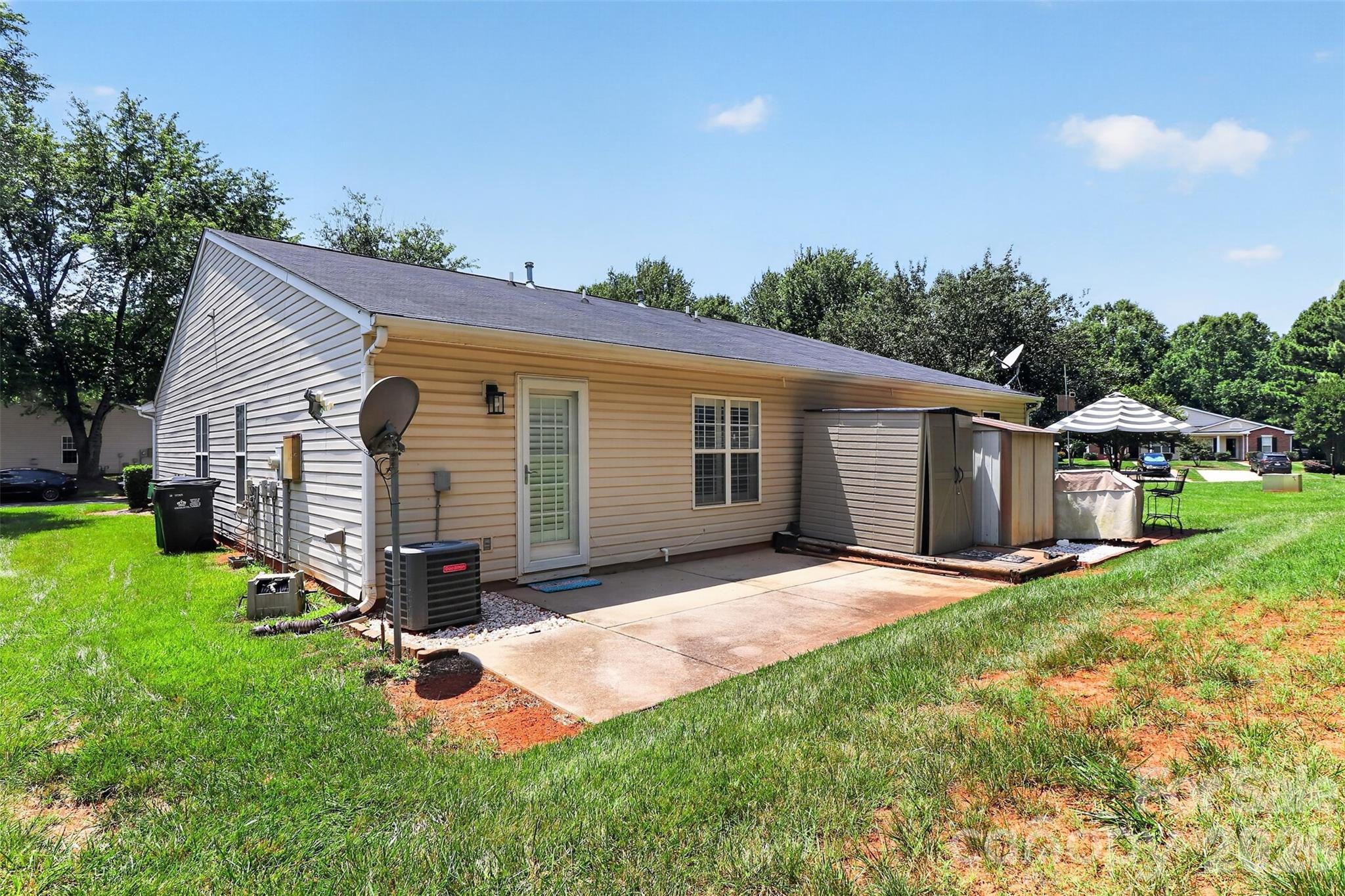 5422 Harris Cove Drive — Charlotte
