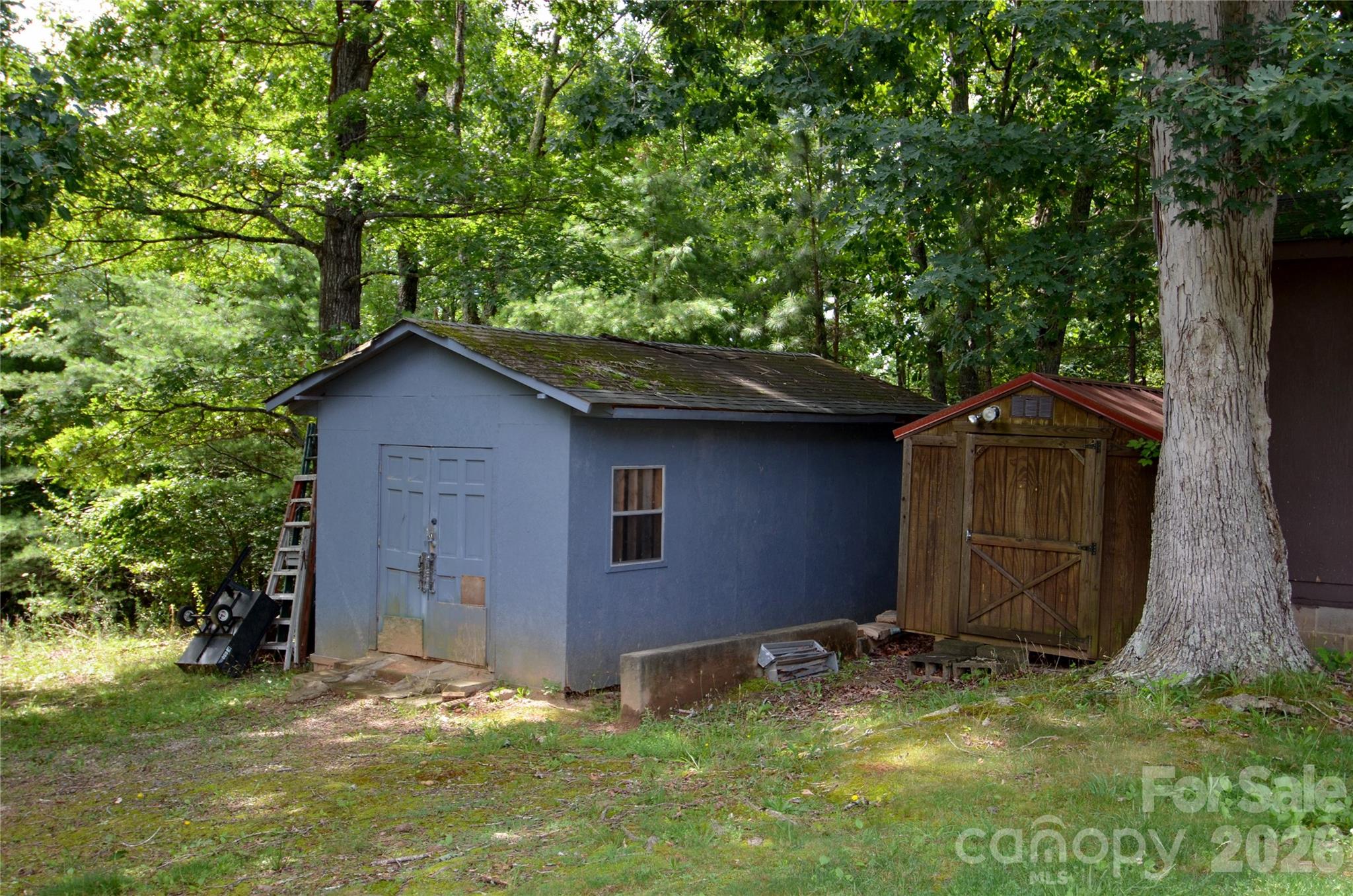 848 Deer Park Road — Nebo
