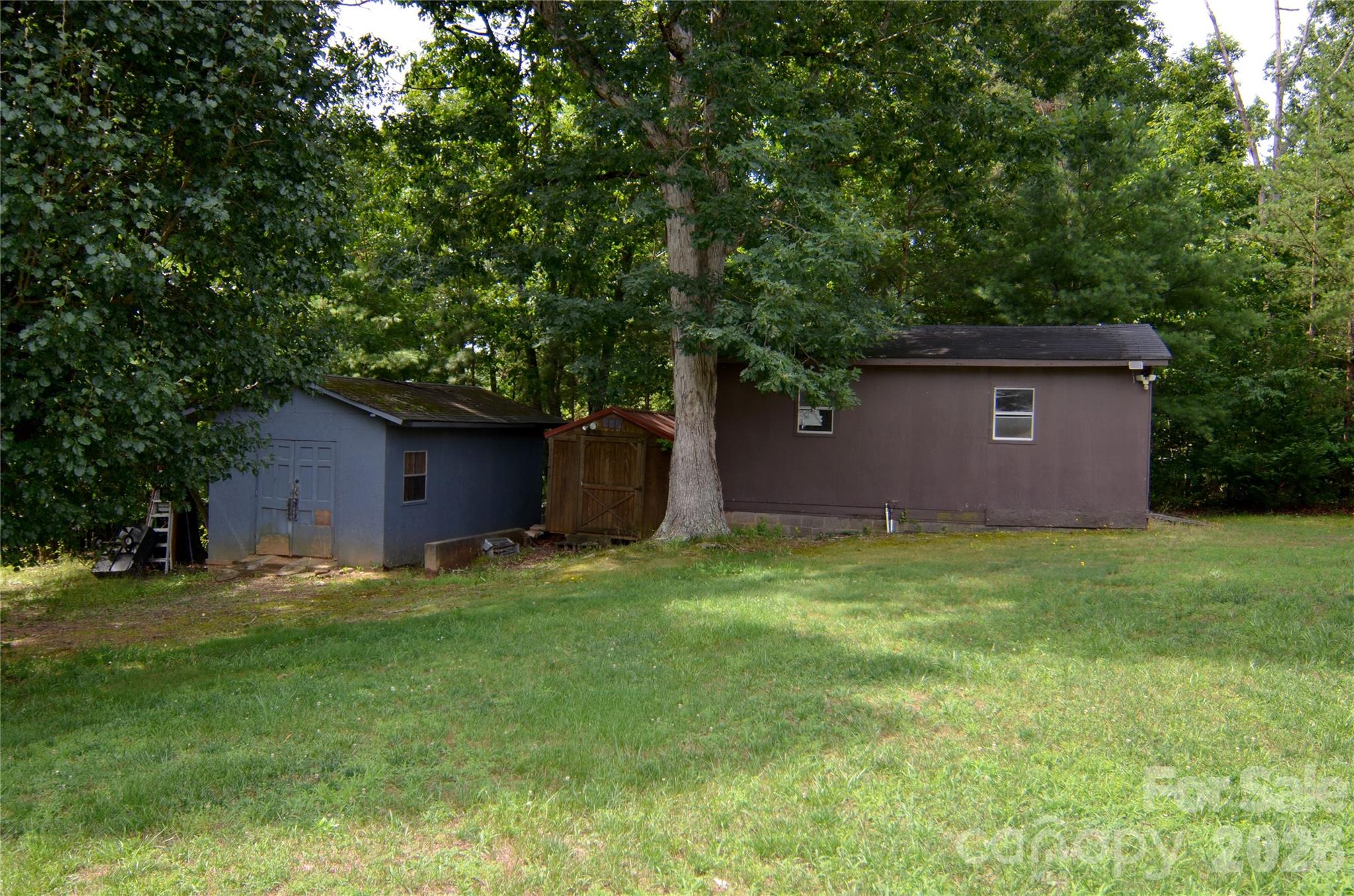 848 Deer Park Road — Nebo