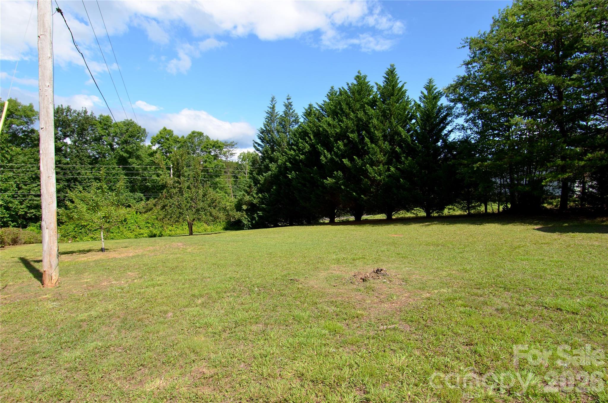848 Deer Park Road — Nebo
