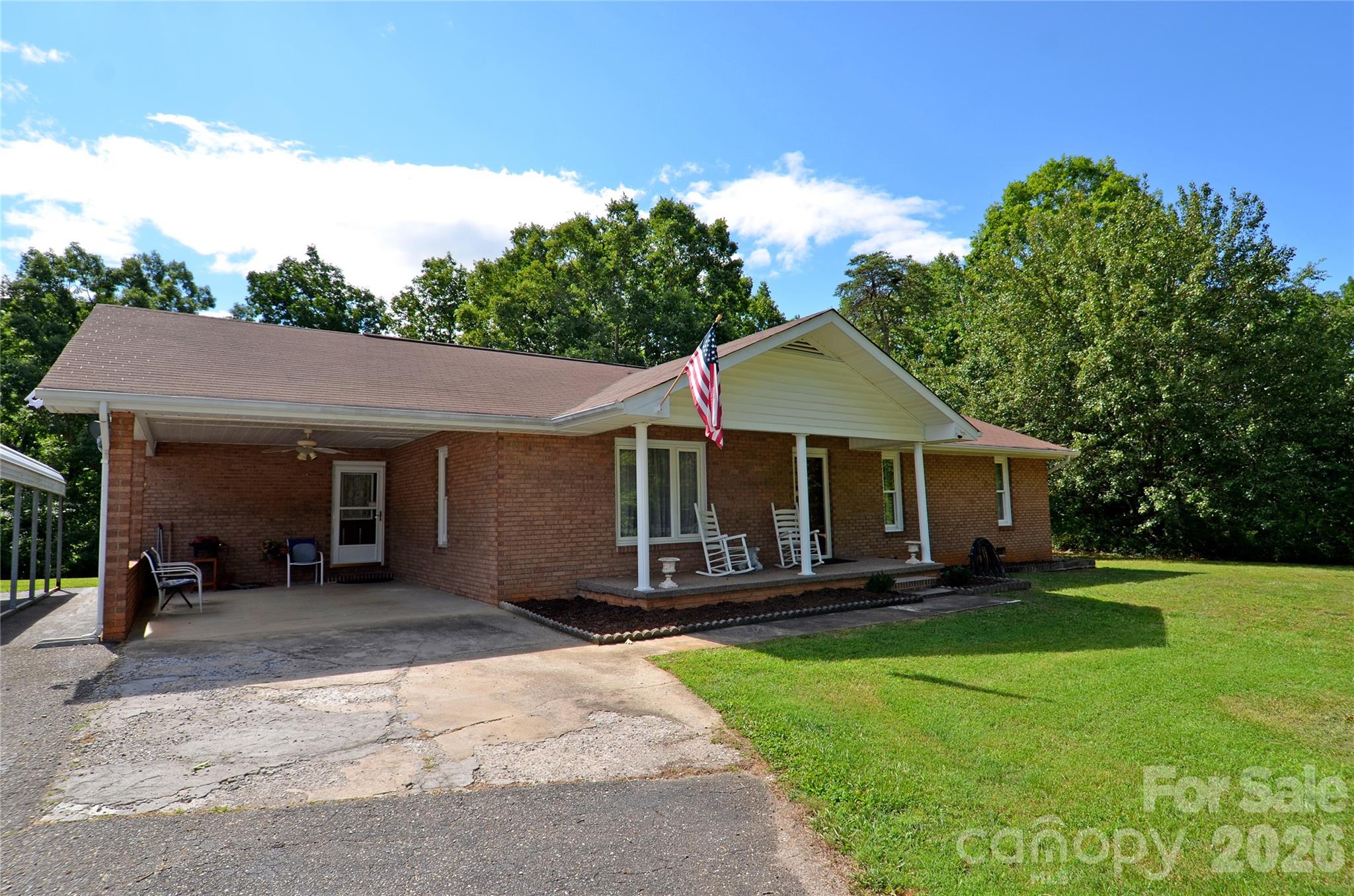 848 Deer Park Road — Nebo