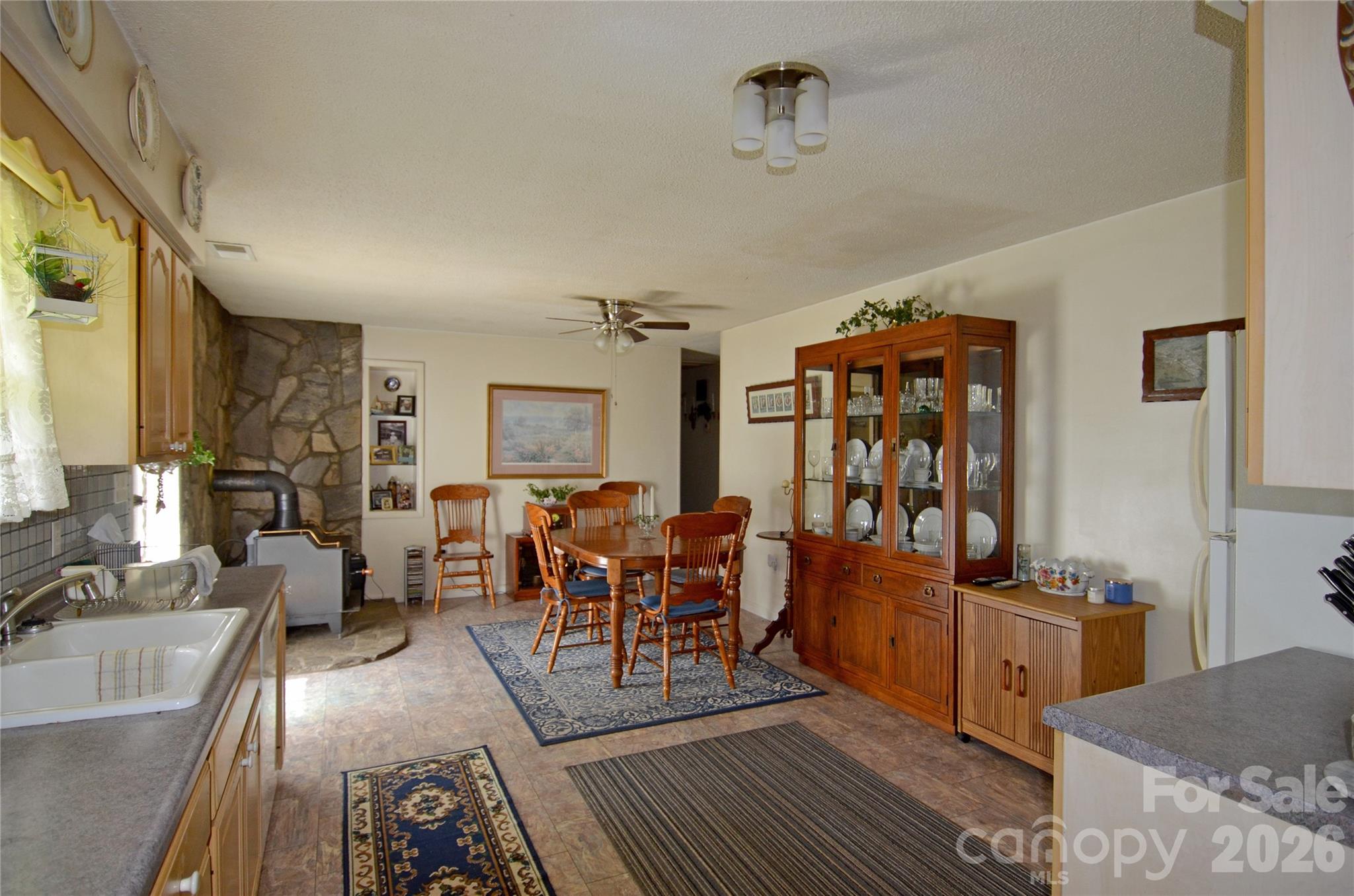 848 Deer Park Road — Nebo