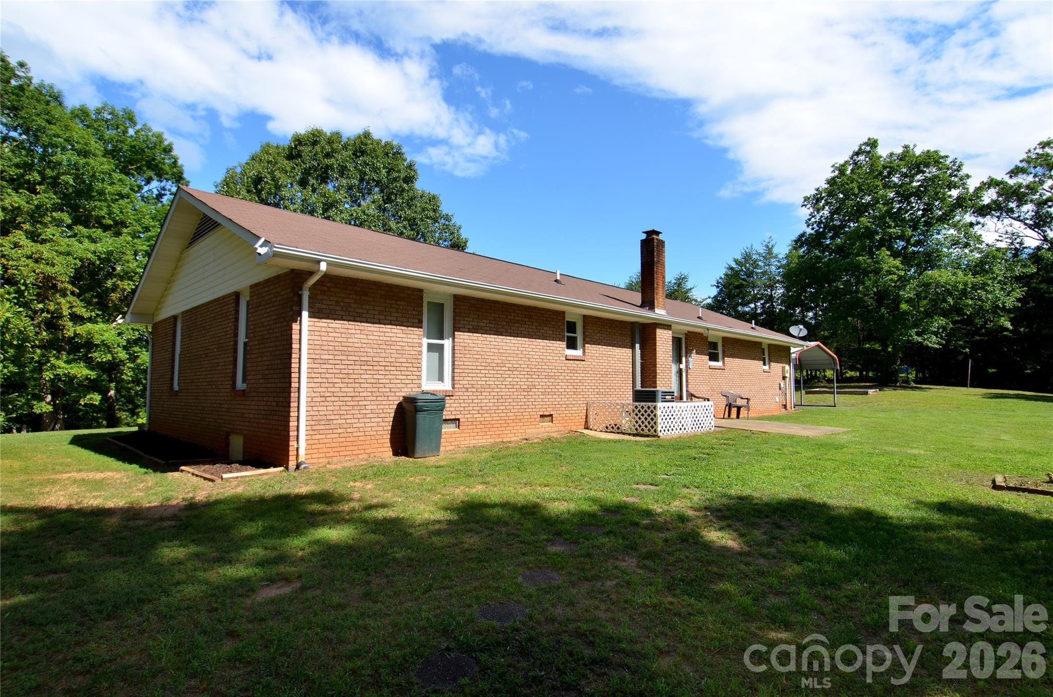 848 Deer Park Road — Nebo
