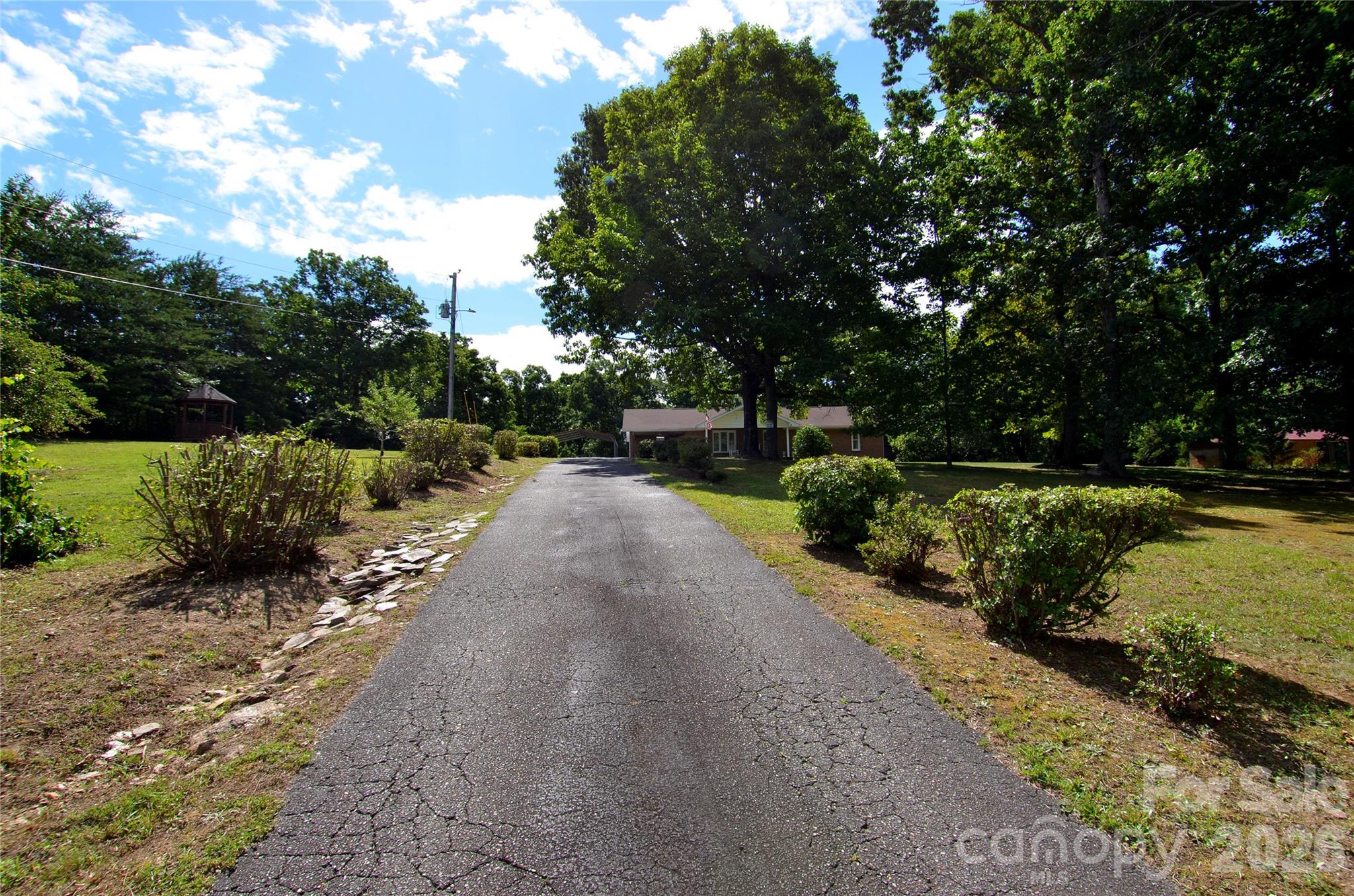 848 Deer Park Road — Nebo
