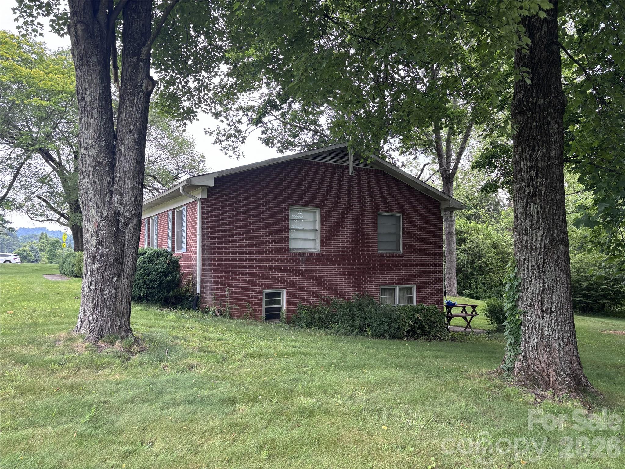 625 Vance Street — Waynesville