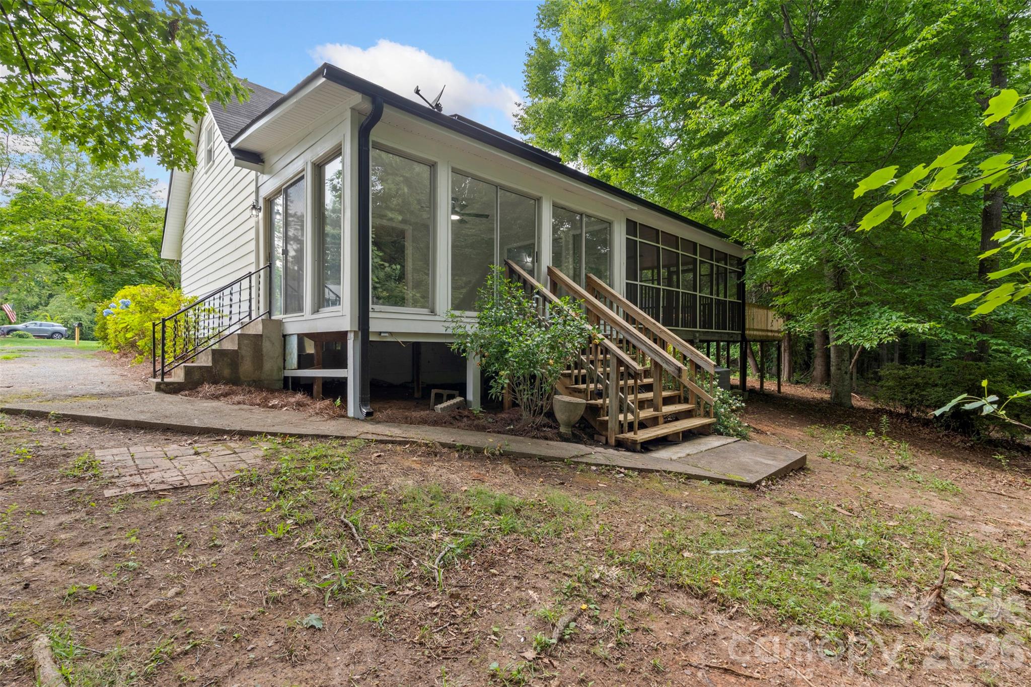 711 King Arthur Drive — Gastonia