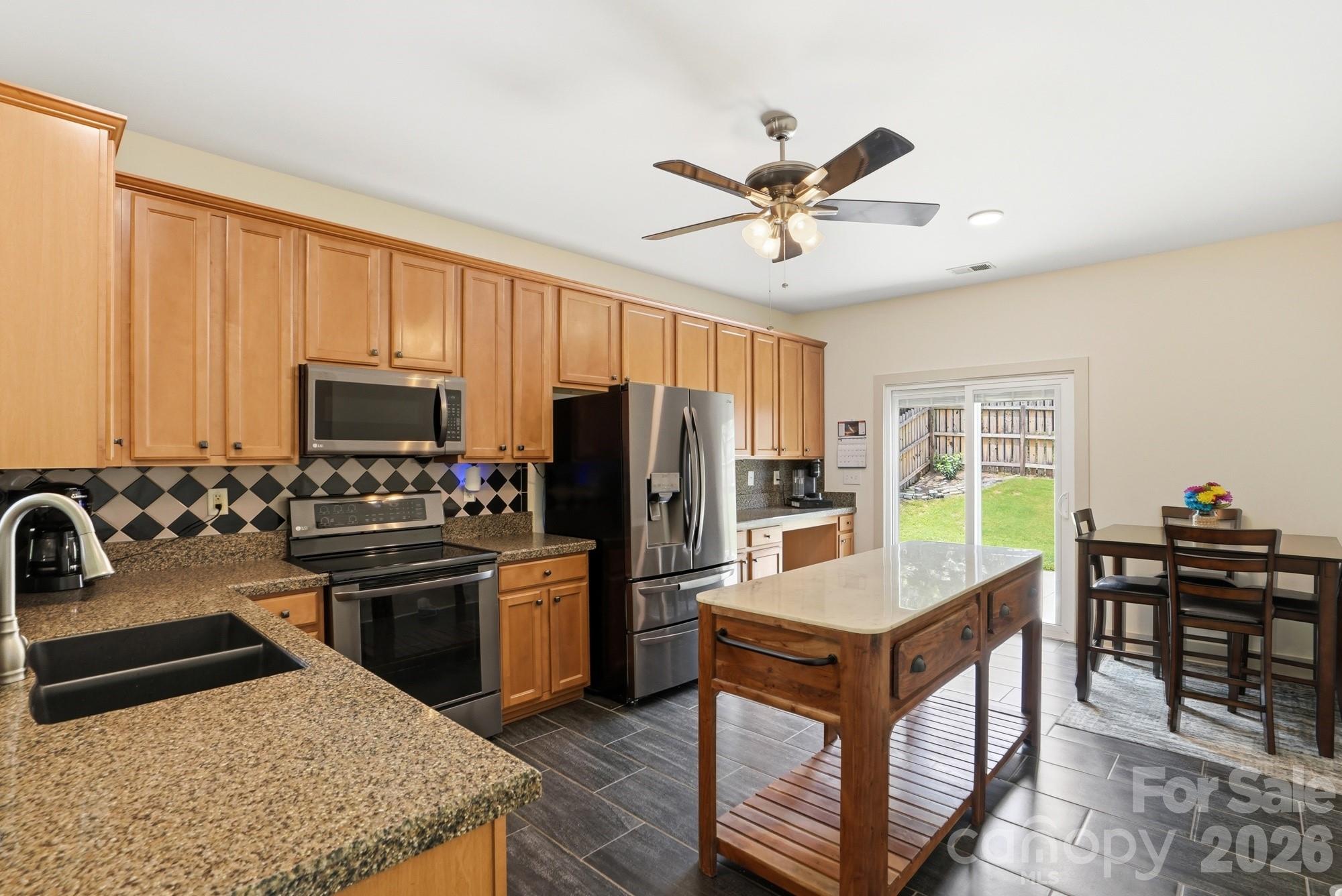 2211 Savannah Hills Drive — Matthews