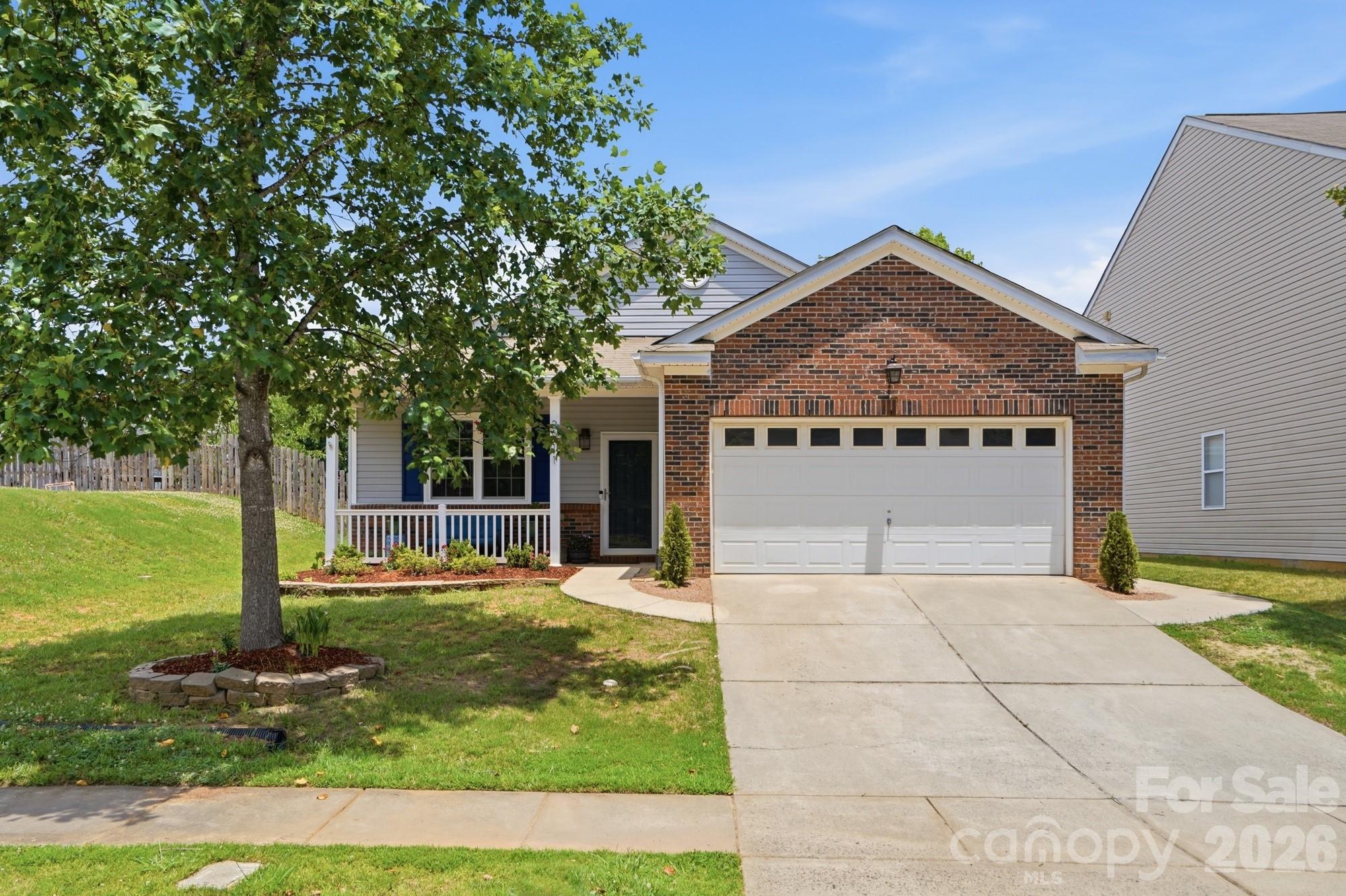2211 Savannah Hills Drive — Matthews