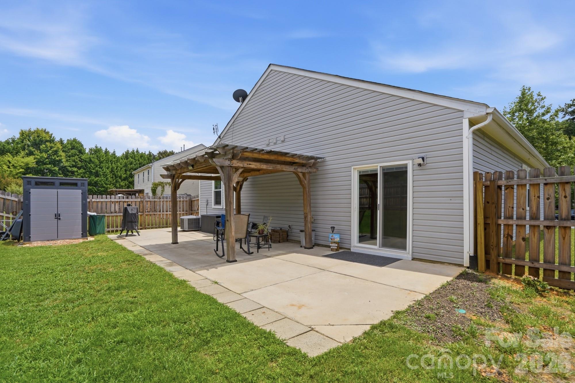 2211 Savannah Hills Drive — Matthews