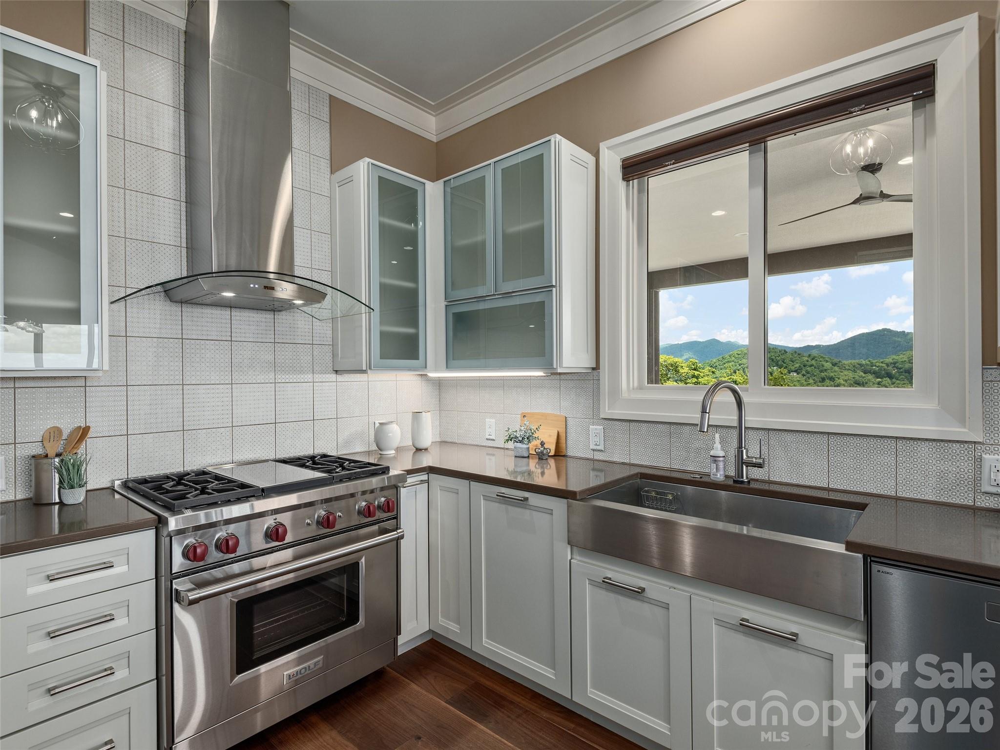 95 Horizon Hill Road — Asheville