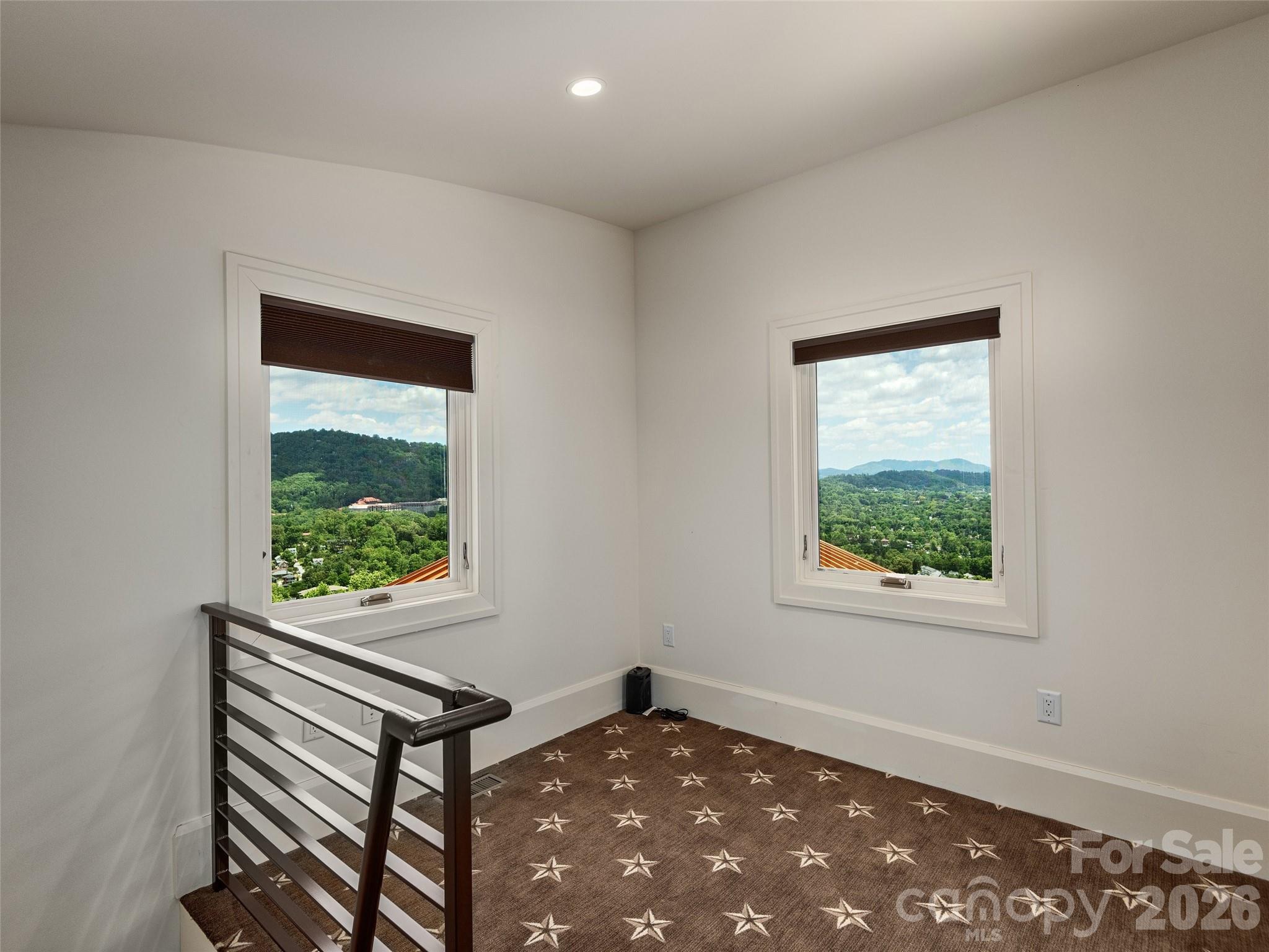 95 Horizon Hill Road — Asheville