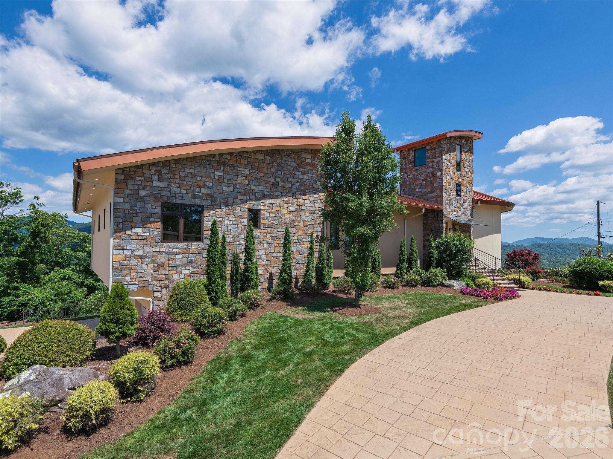 95 Horizon Hill Road — Asheville