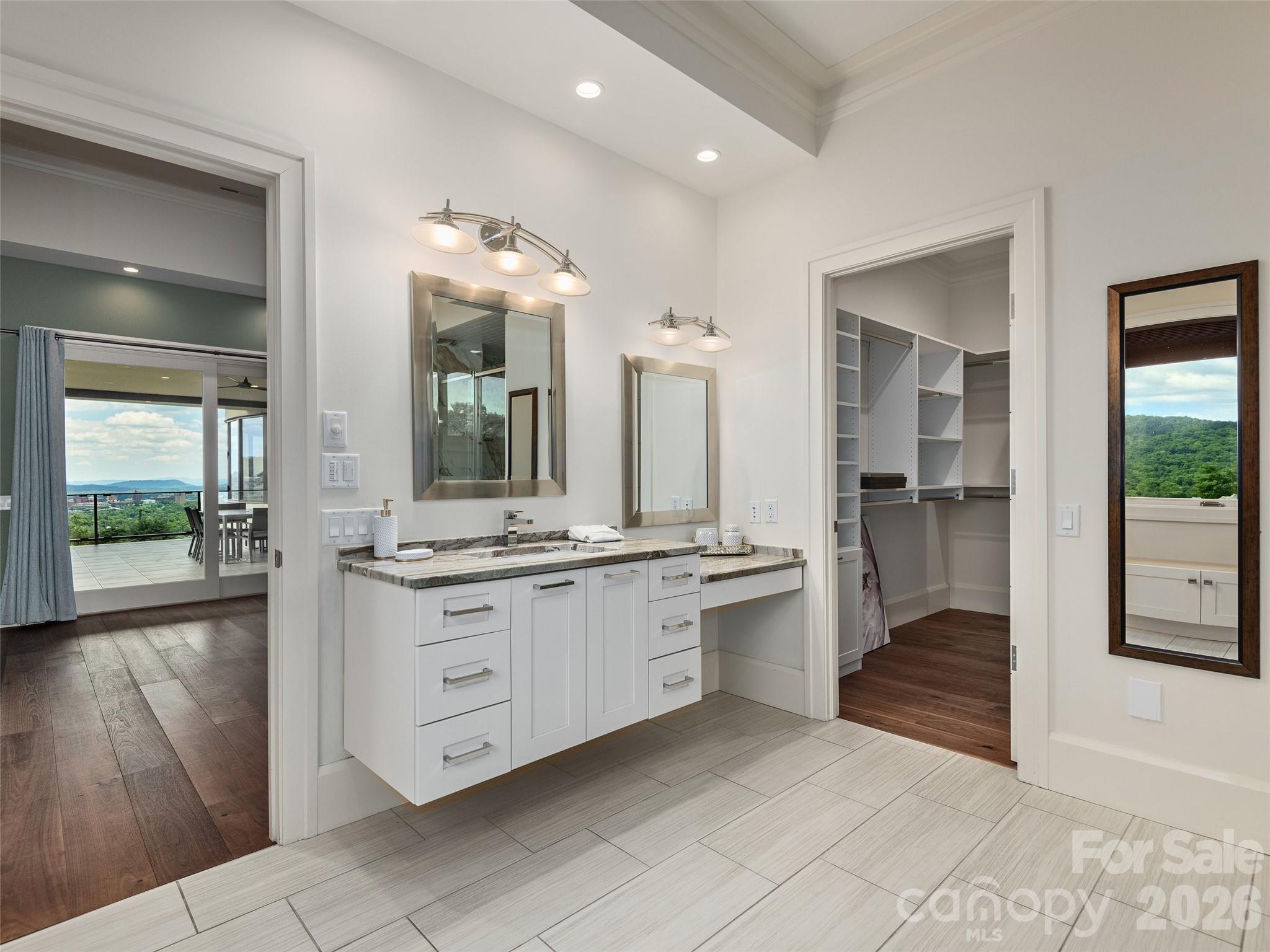 95 Horizon Hill Road — Asheville