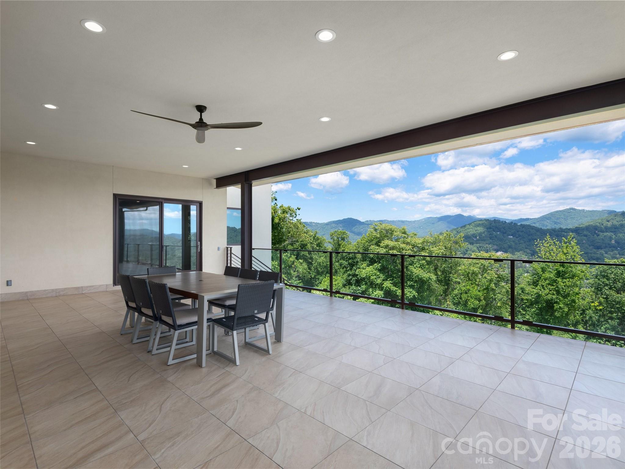 95 Horizon Hill Road — Asheville