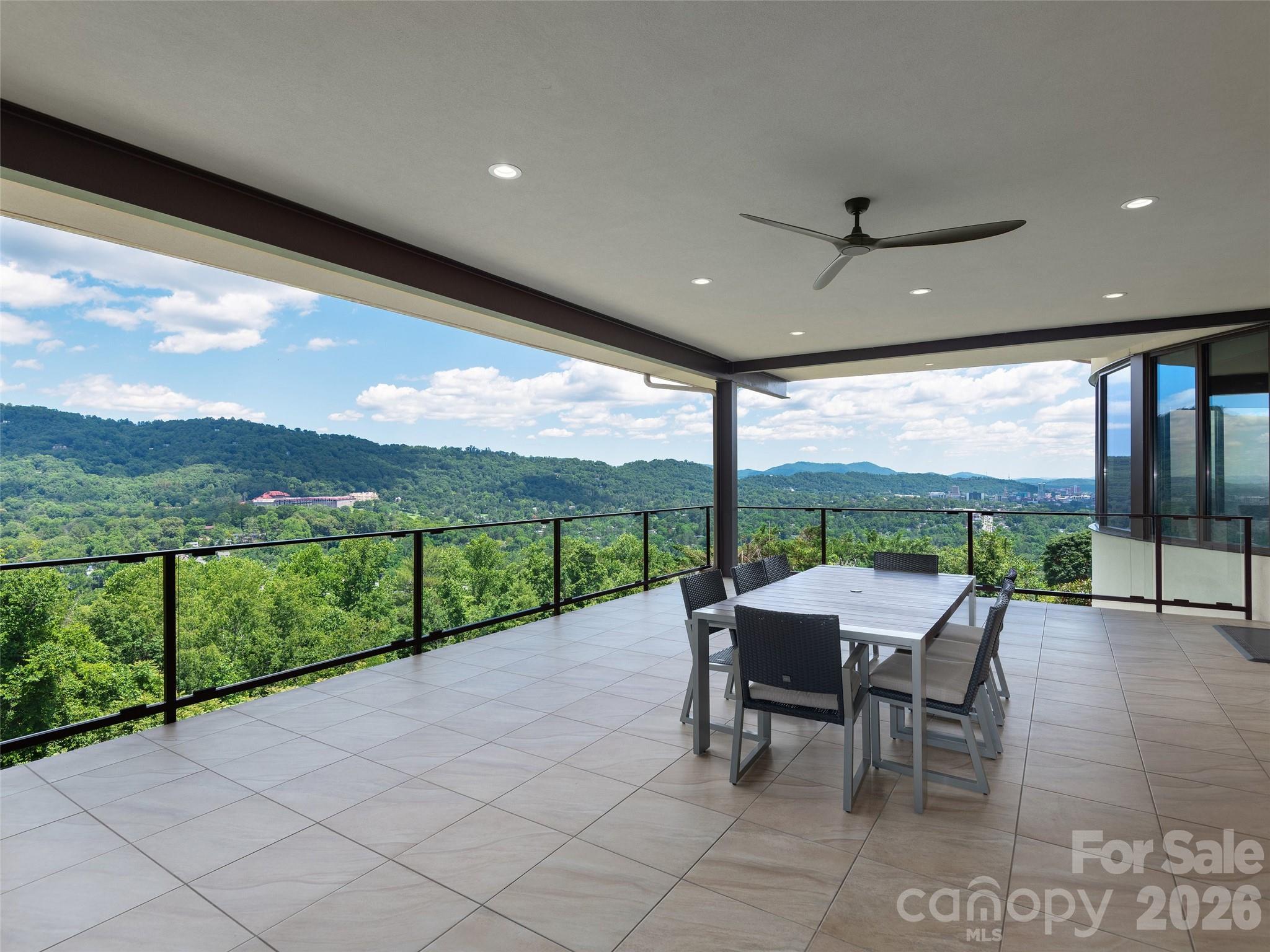 95 Horizon Hill Road — Asheville