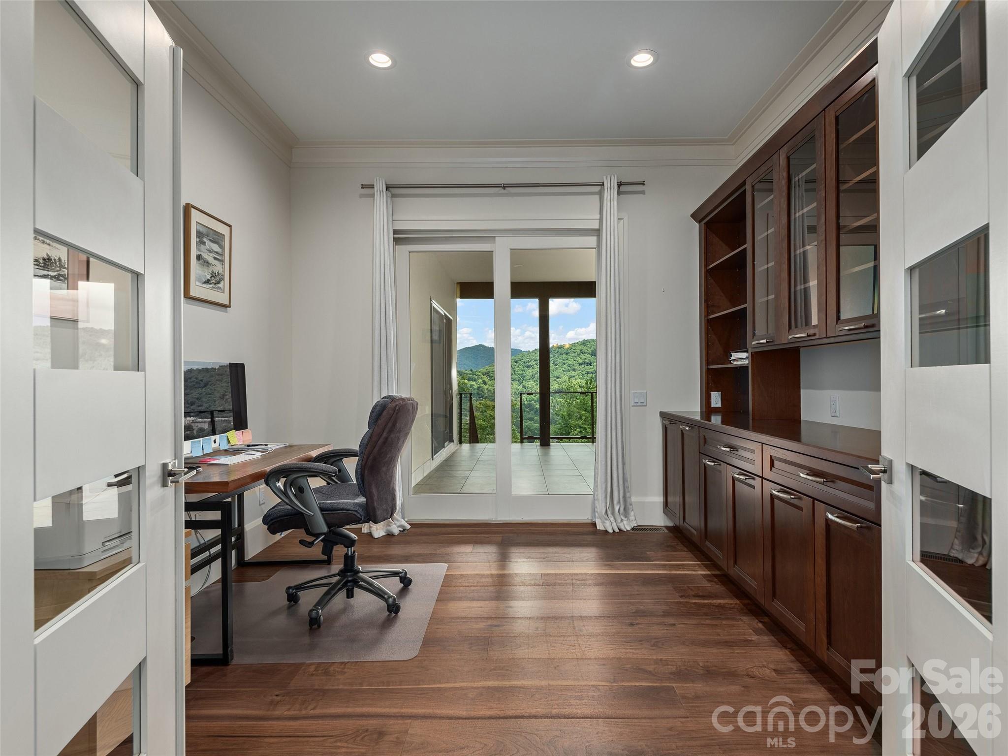 95 Horizon Hill Road — Asheville