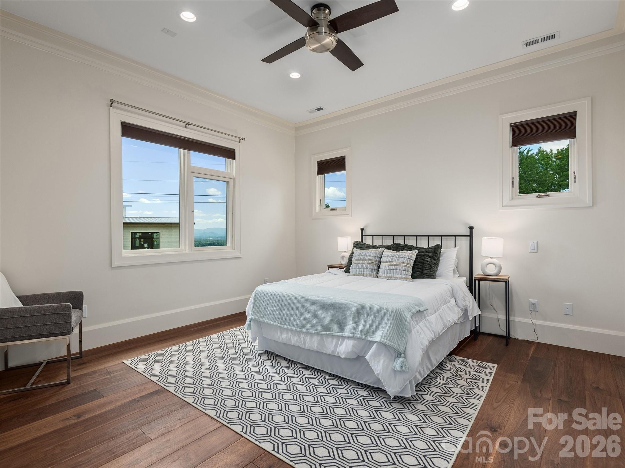 95 Horizon Hill Road — Asheville