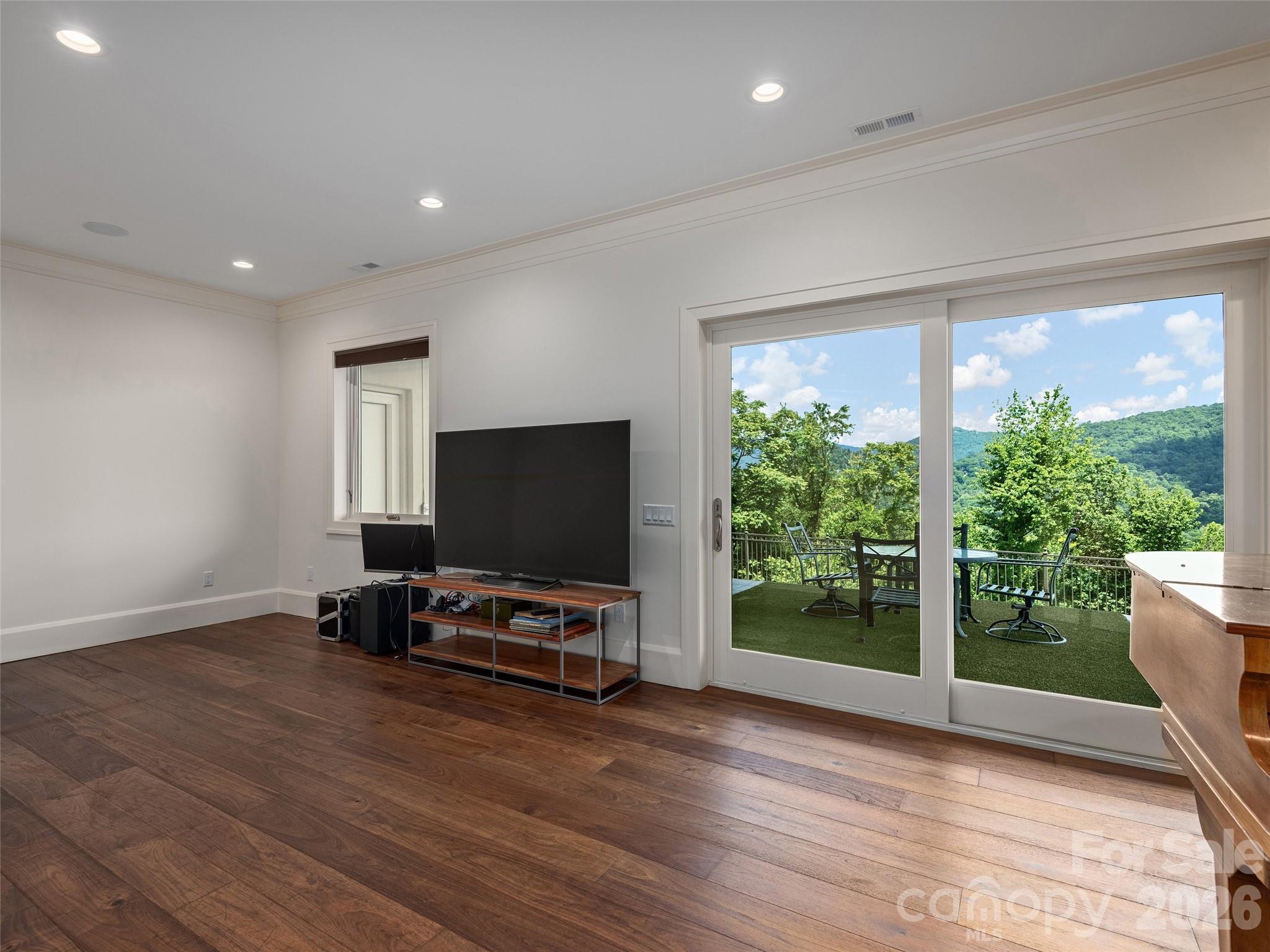 95 Horizon Hill Road — Asheville
