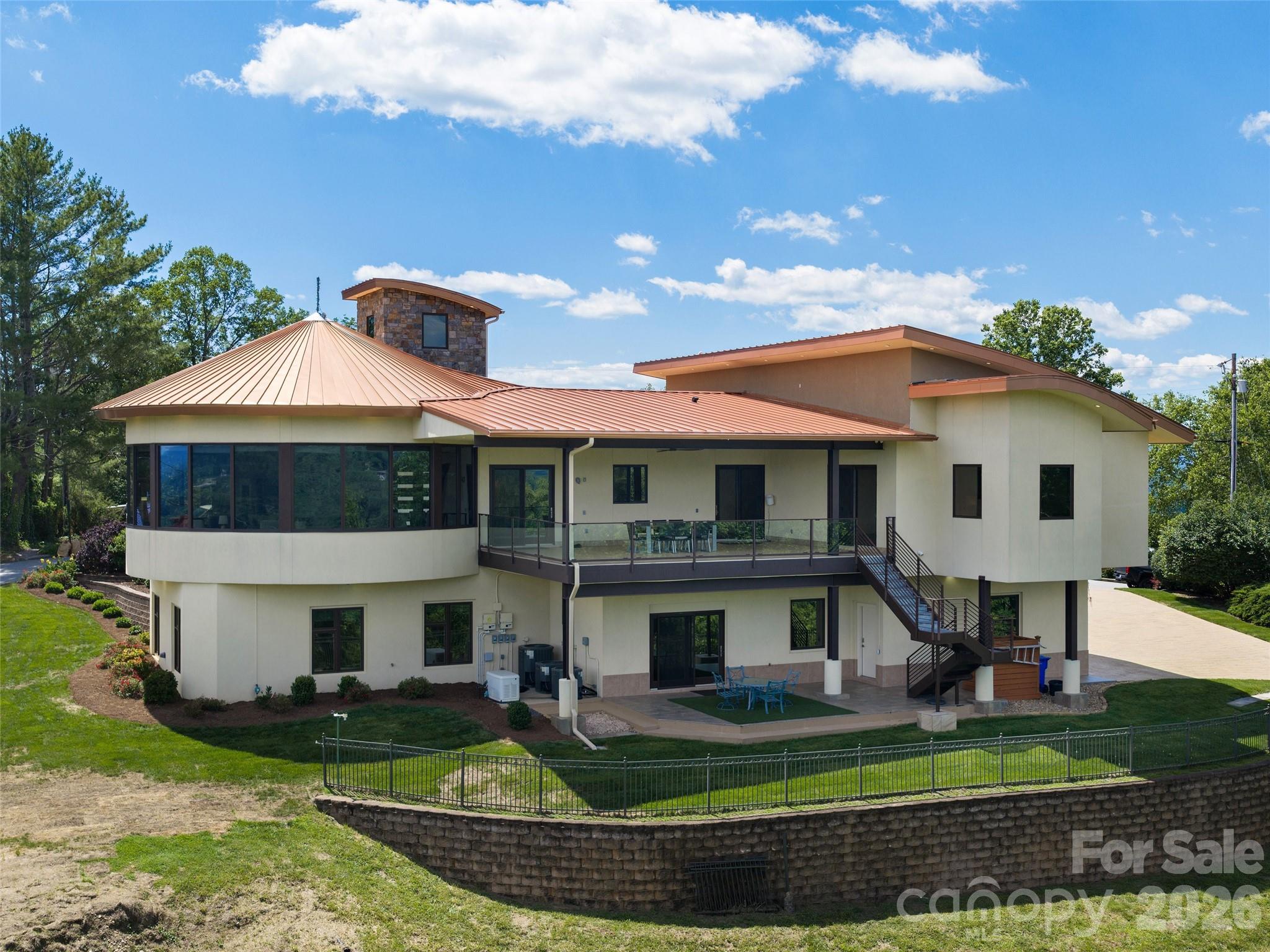 95 Horizon Hill Road — Asheville