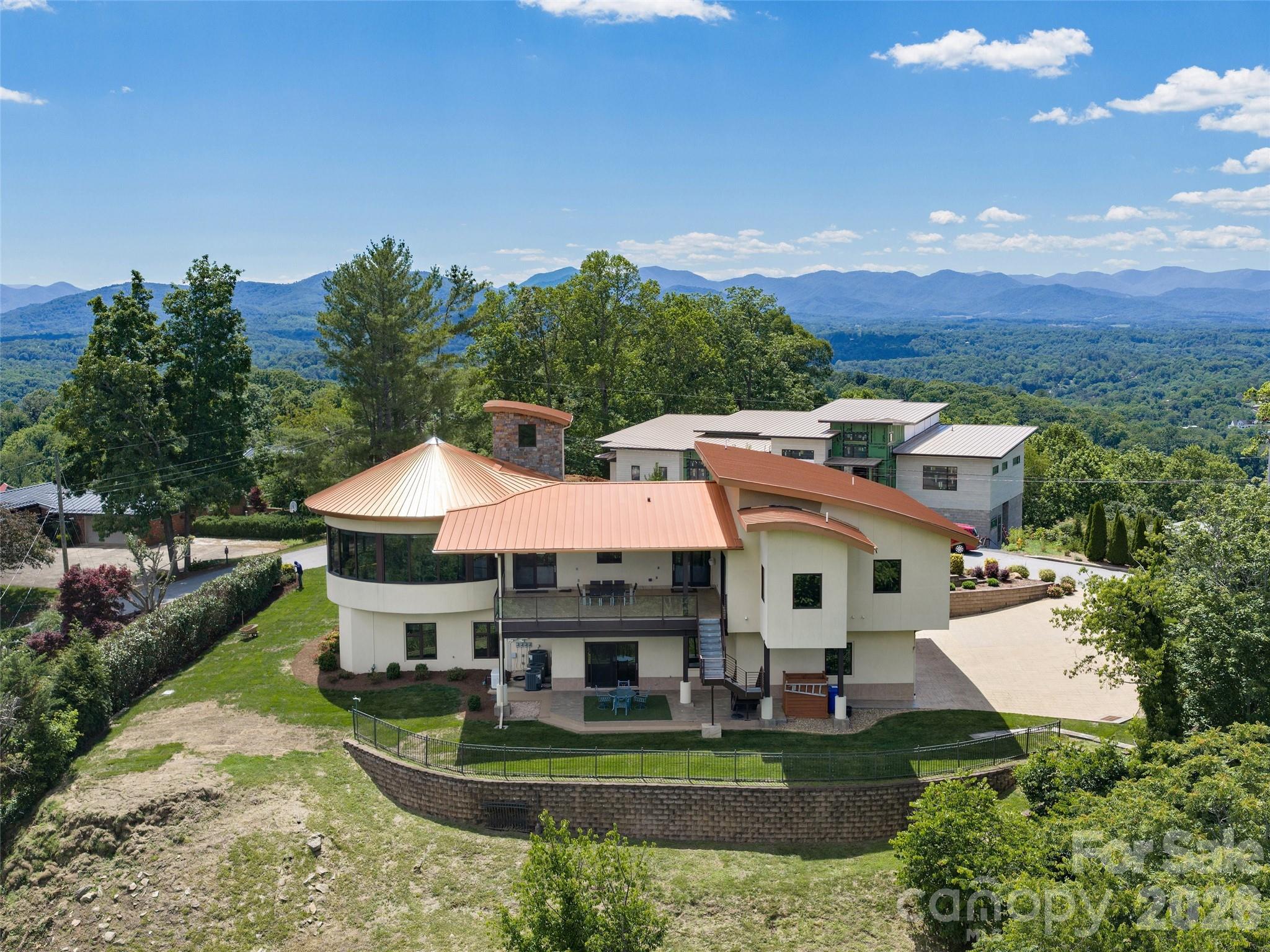 95 Horizon Hill Road — Asheville