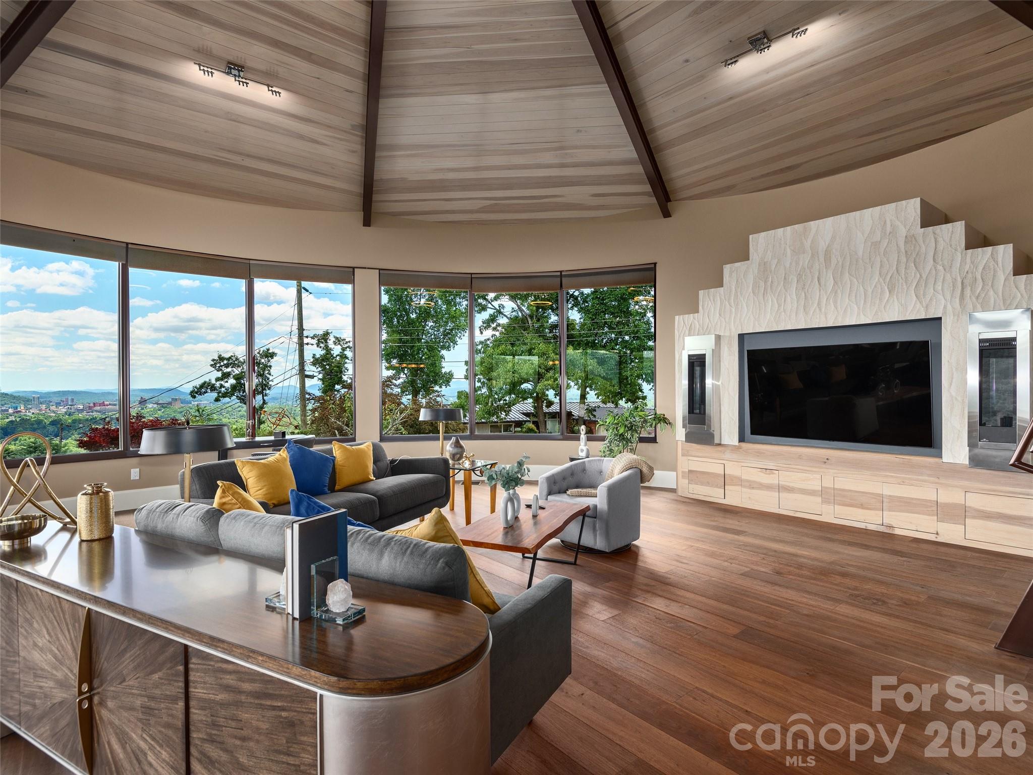 95 Horizon Hill Road — Asheville