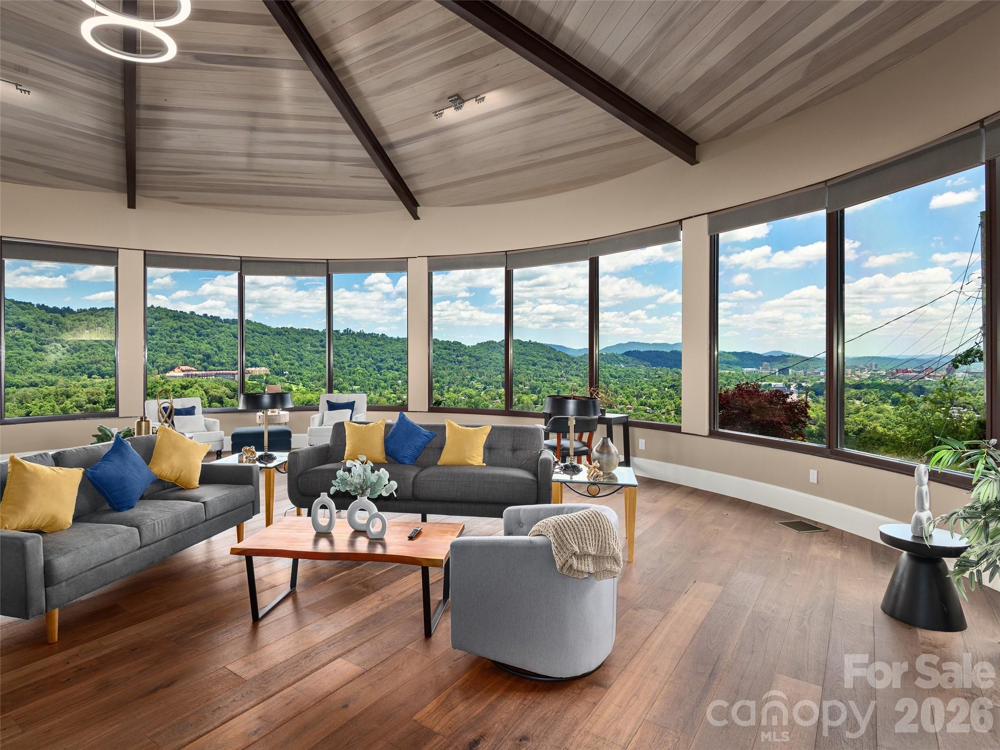 95 Horizon Hill Road — Asheville