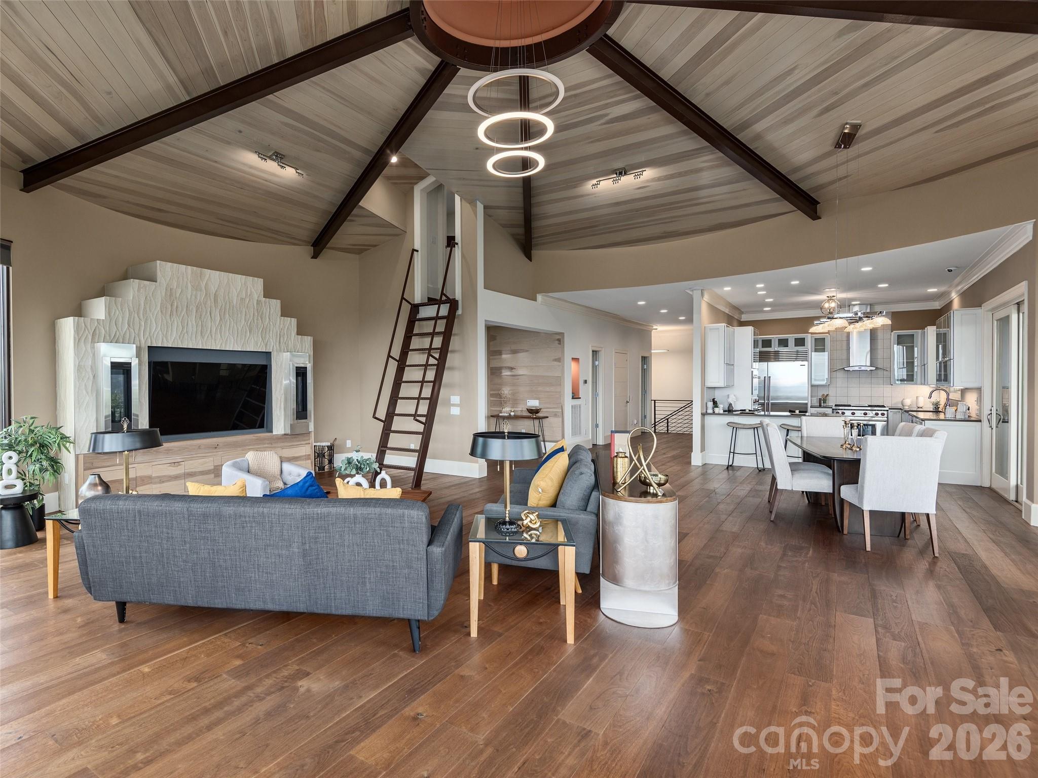 95 Horizon Hill Road — Asheville