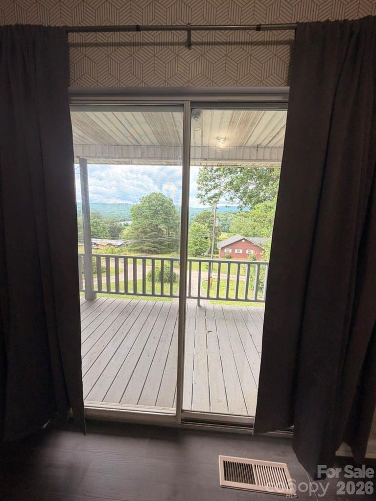 281 Cherrywood Circle — Hayesville