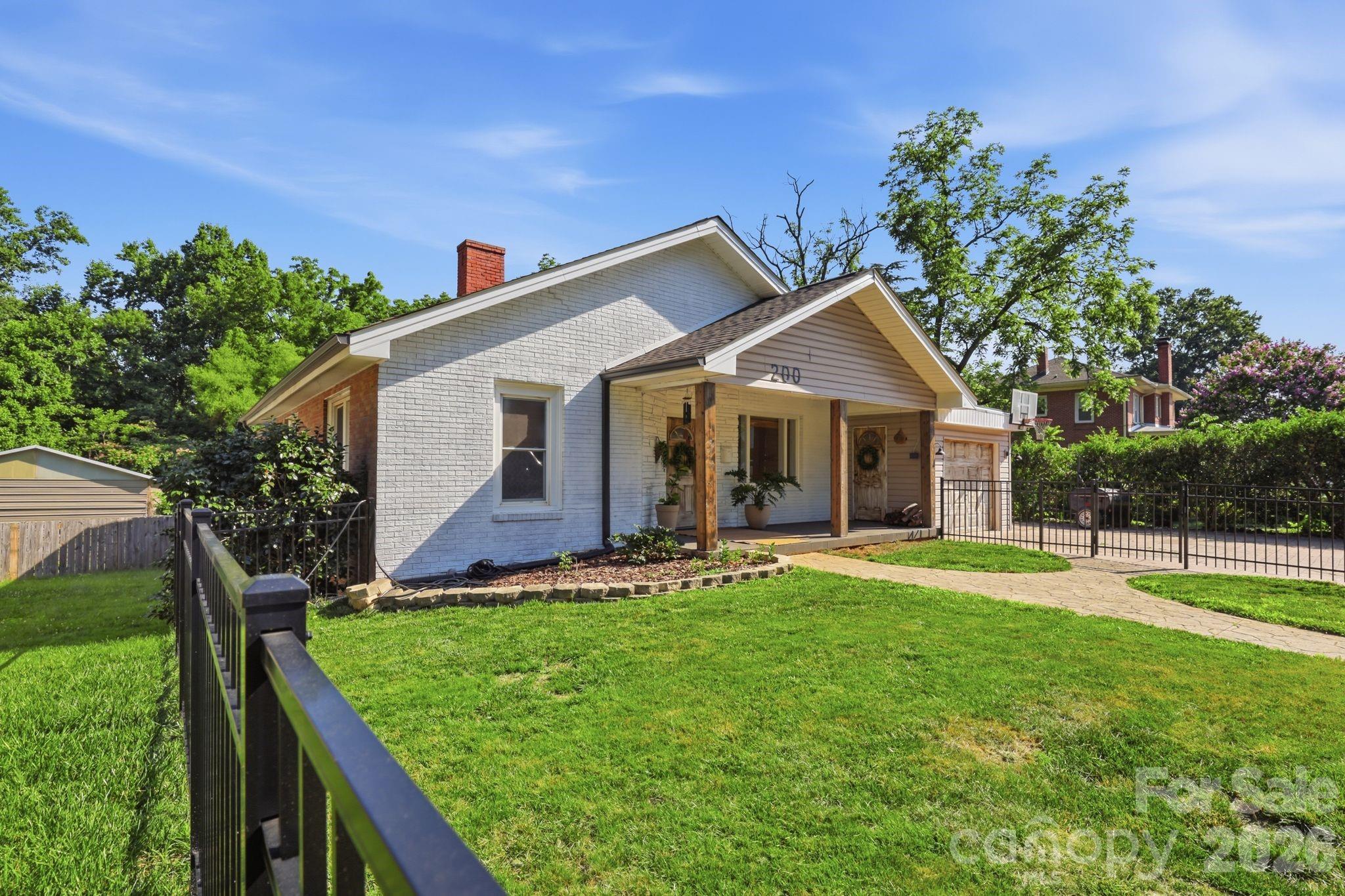 200 Feimster Street — Statesville