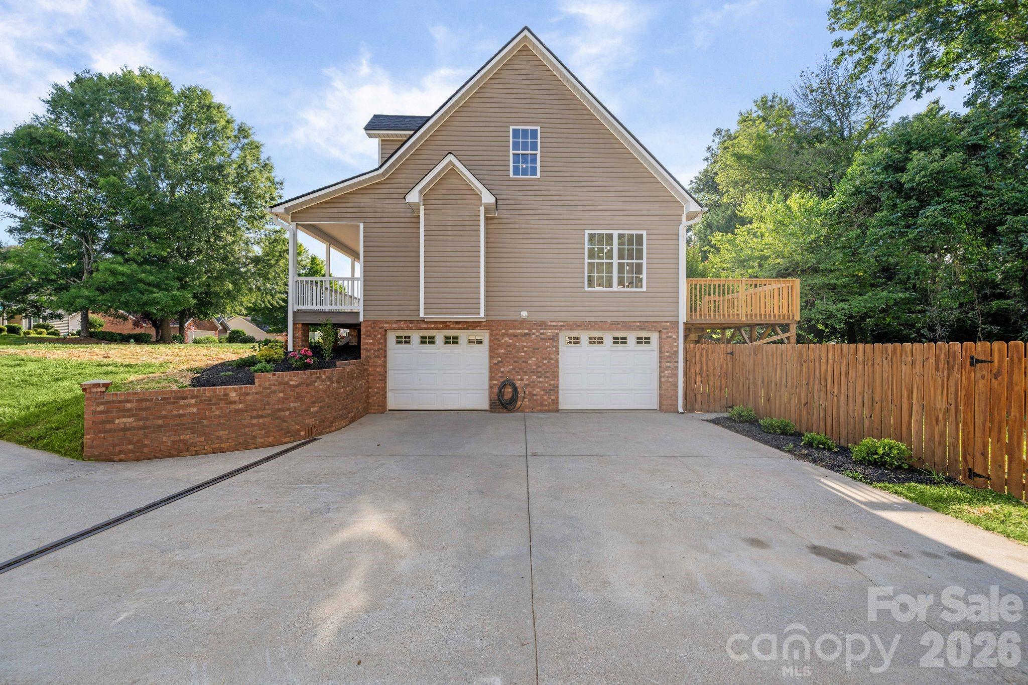 2751 Bridgeport Drive — Winston Salem