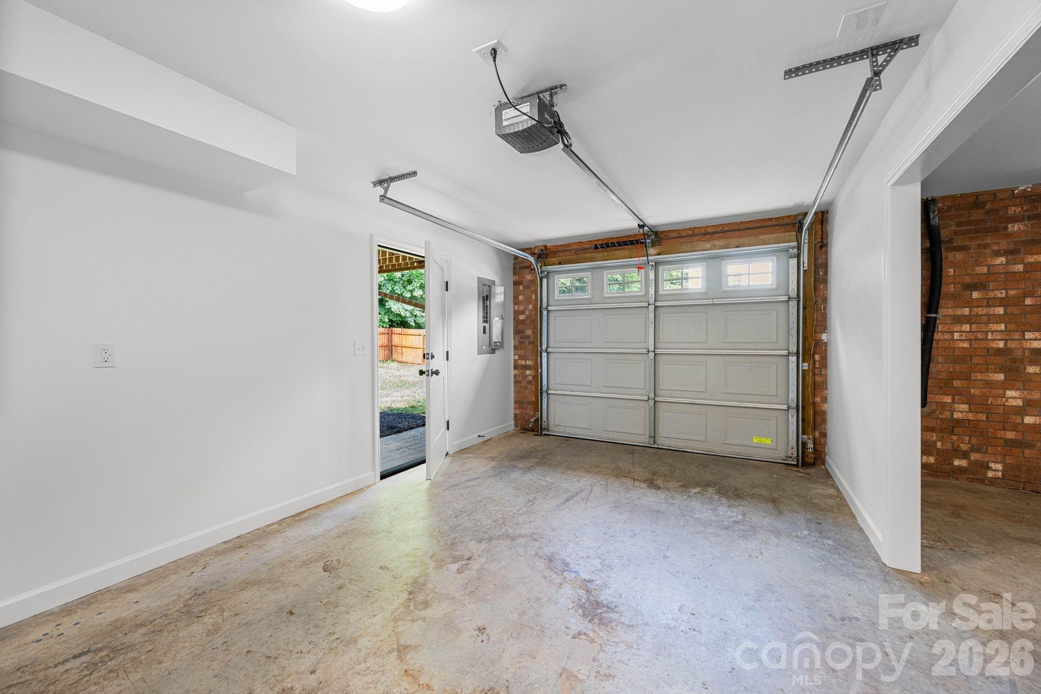 2751 Bridgeport Drive — Winston Salem