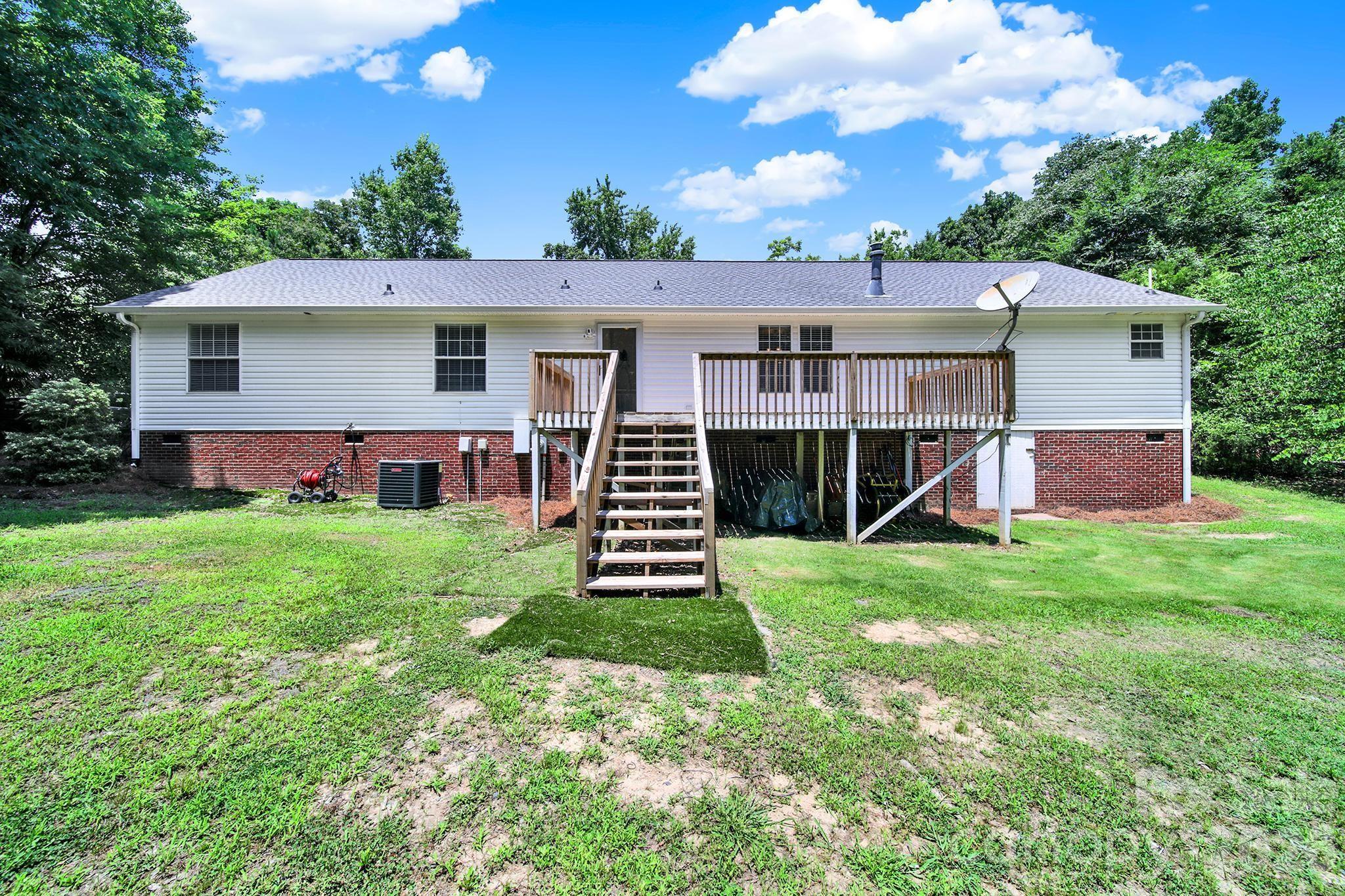 15715 Youngblood Road — Charlotte