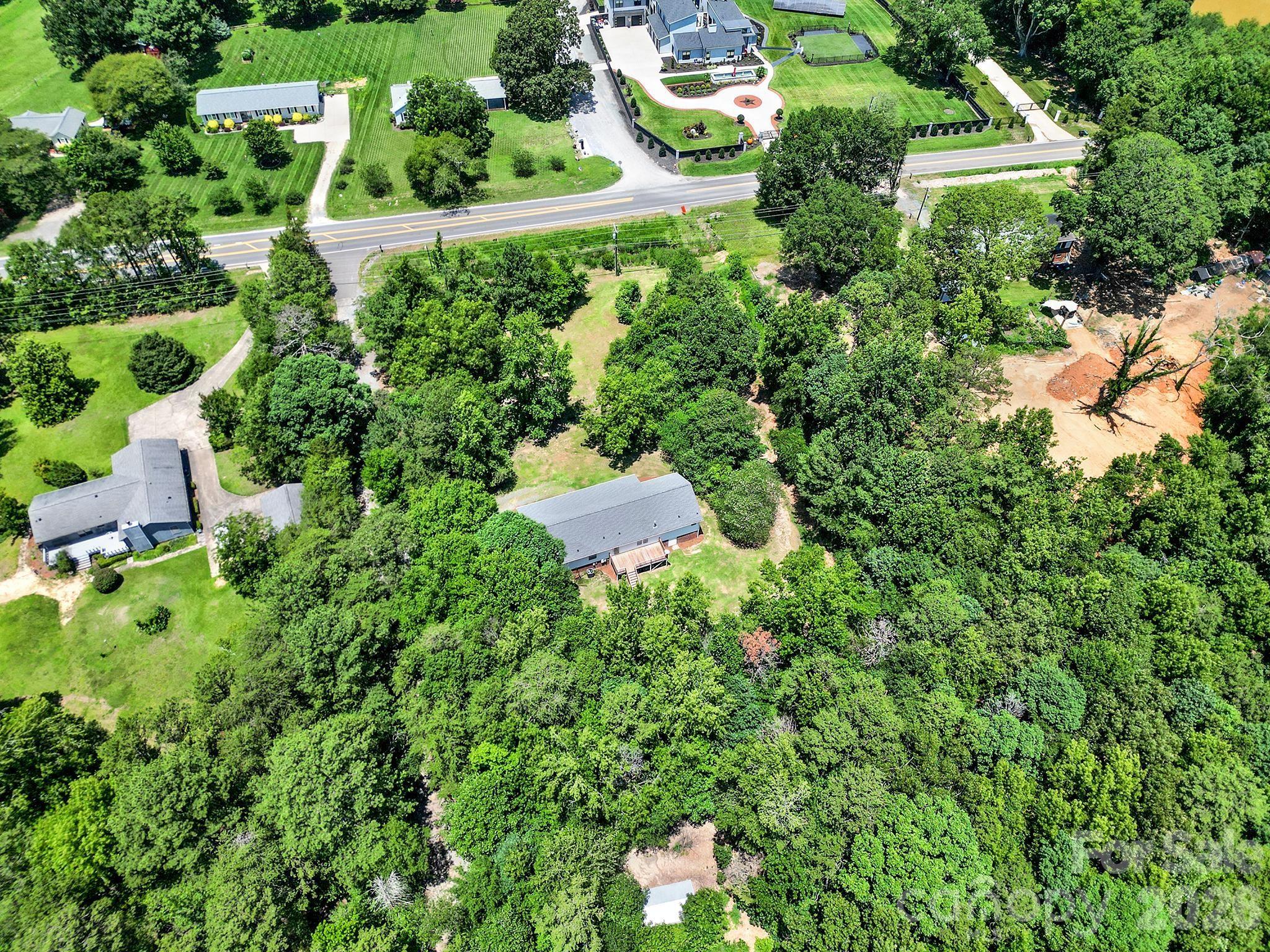 15715 Youngblood Road — Charlotte