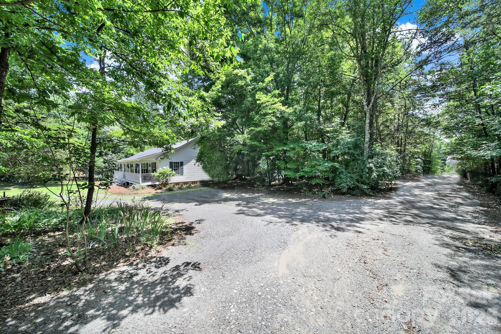 15715 Youngblood Road — Charlotte