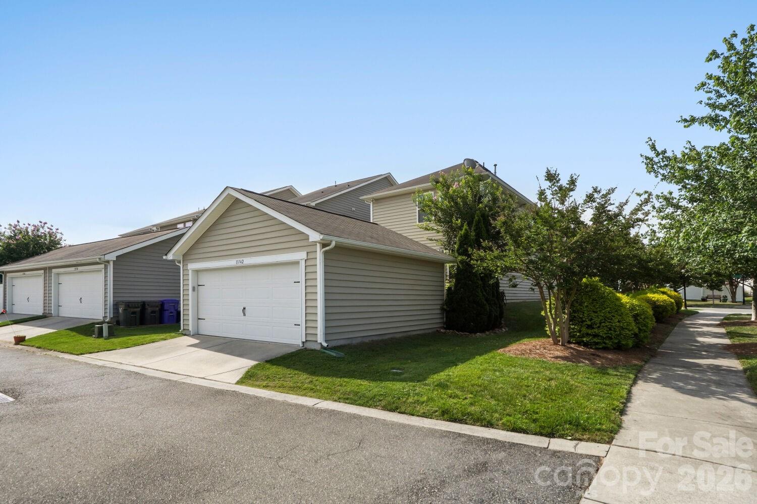 13742 Bonnerby Court — Huntersville
