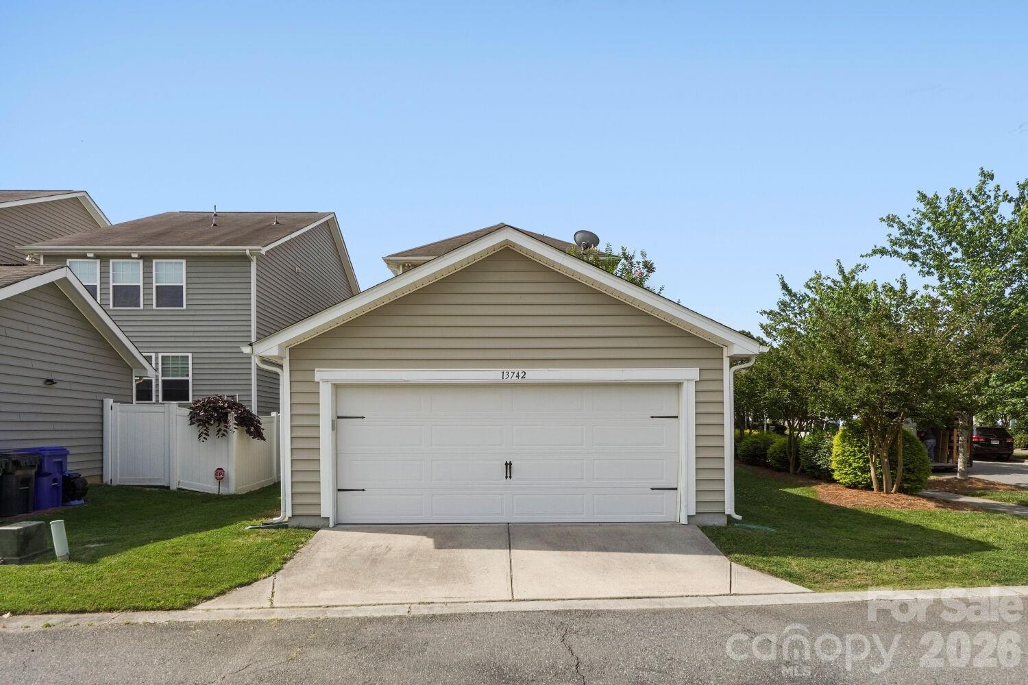13742 Bonnerby Court — Huntersville