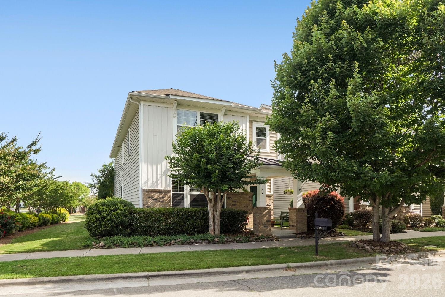 13742 Bonnerby Court — Huntersville