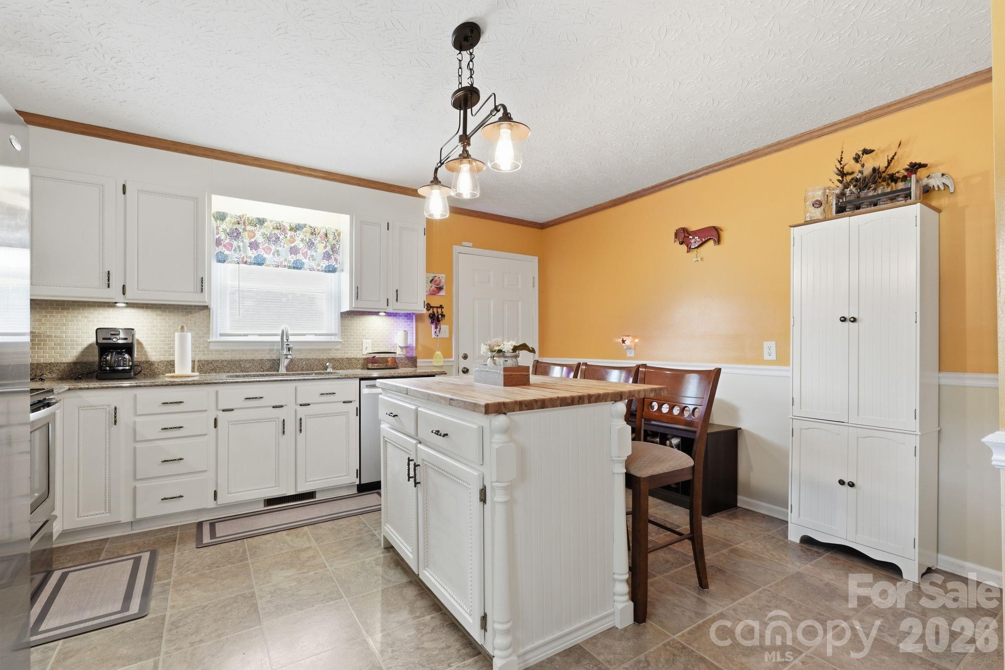 189 Chestnut Grove Road — Statesville