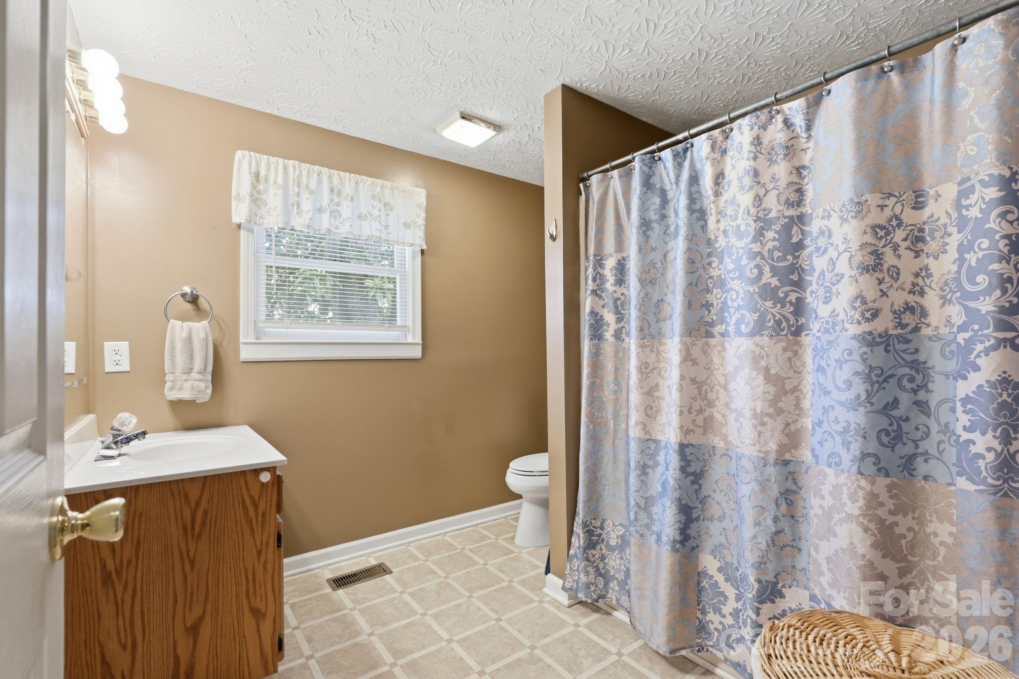 189 Chestnut Grove Road — Statesville