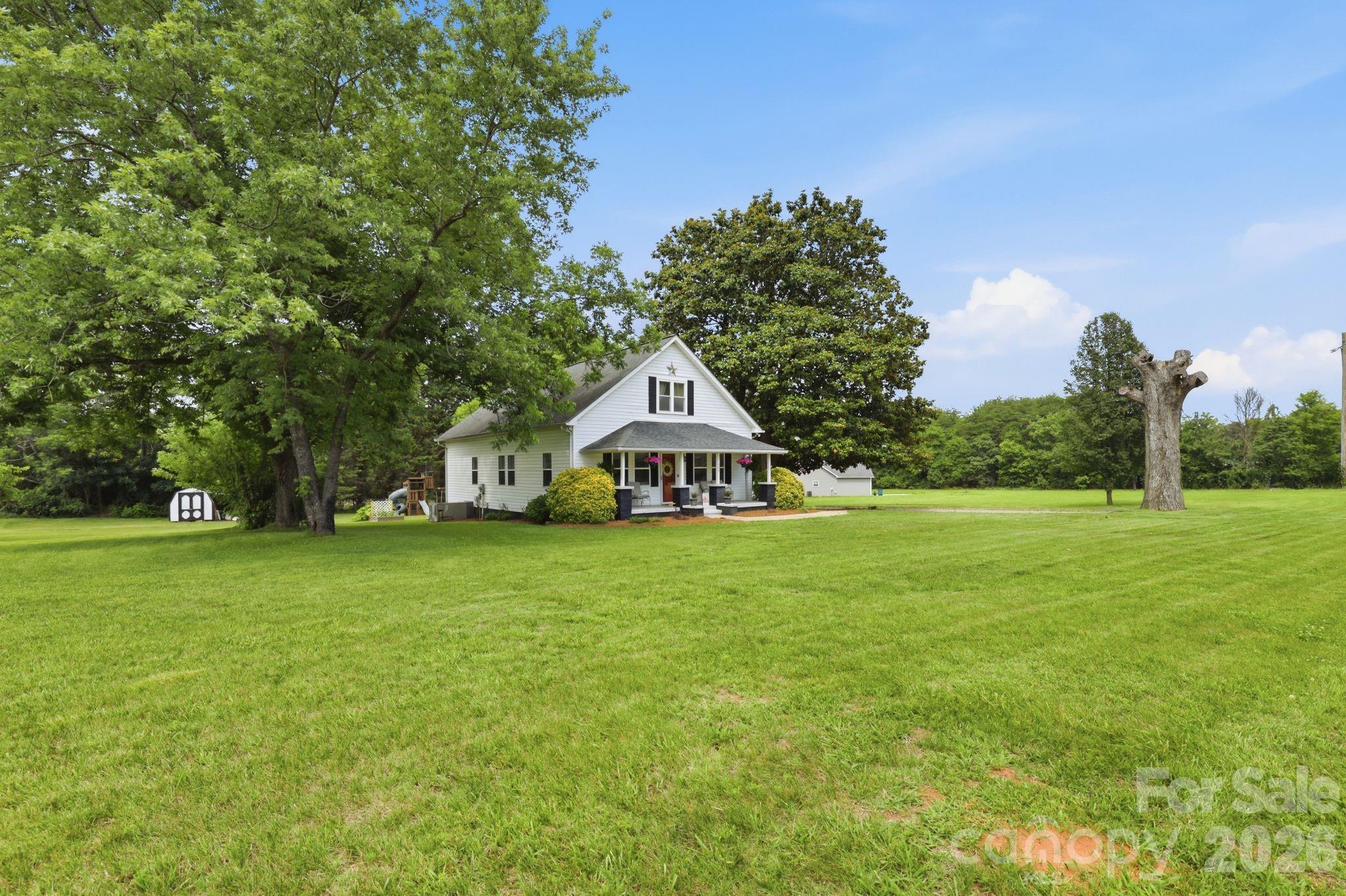 189 Chestnut Grove Road — Statesville