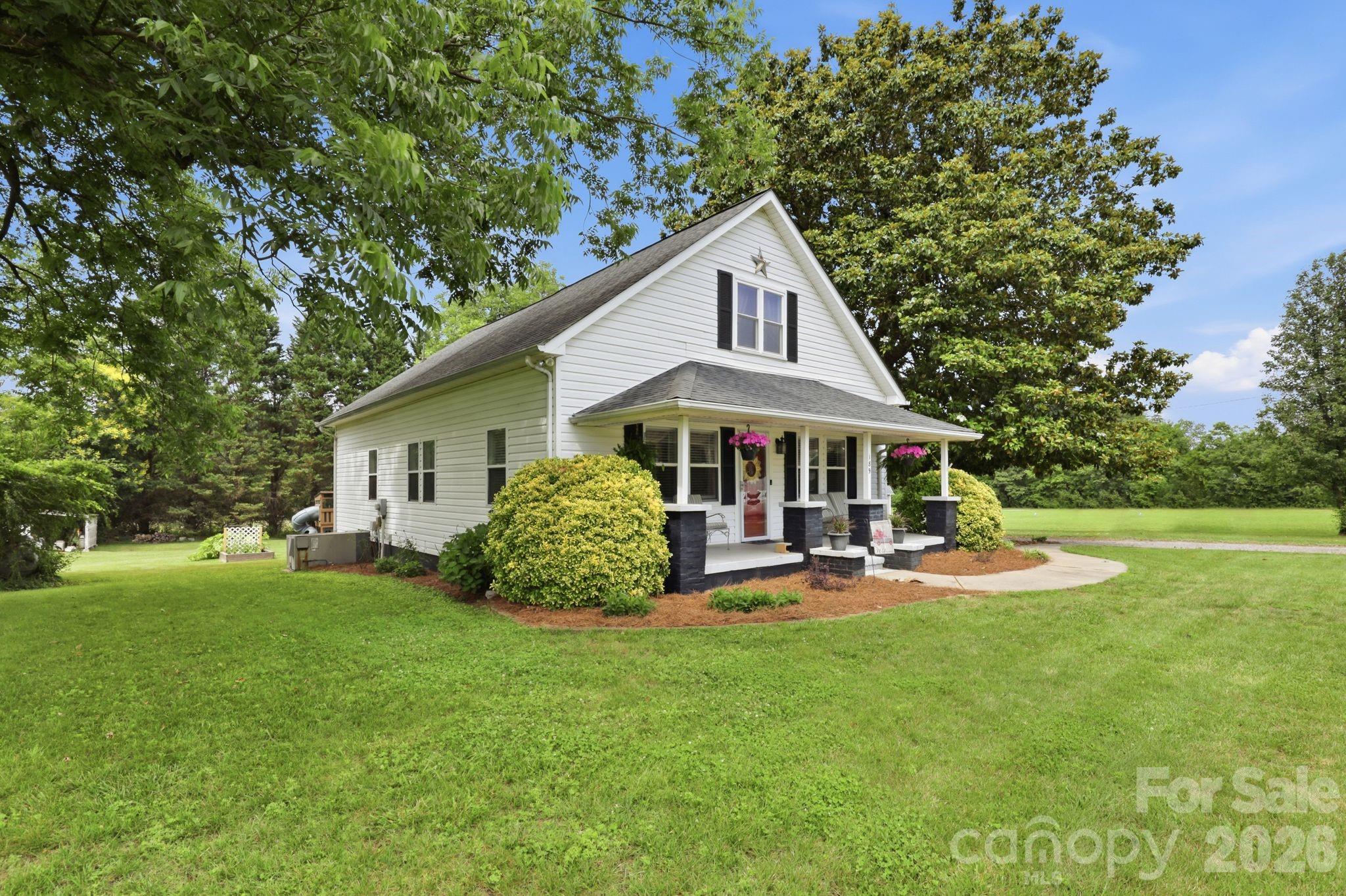189 Chestnut Grove Road — Statesville