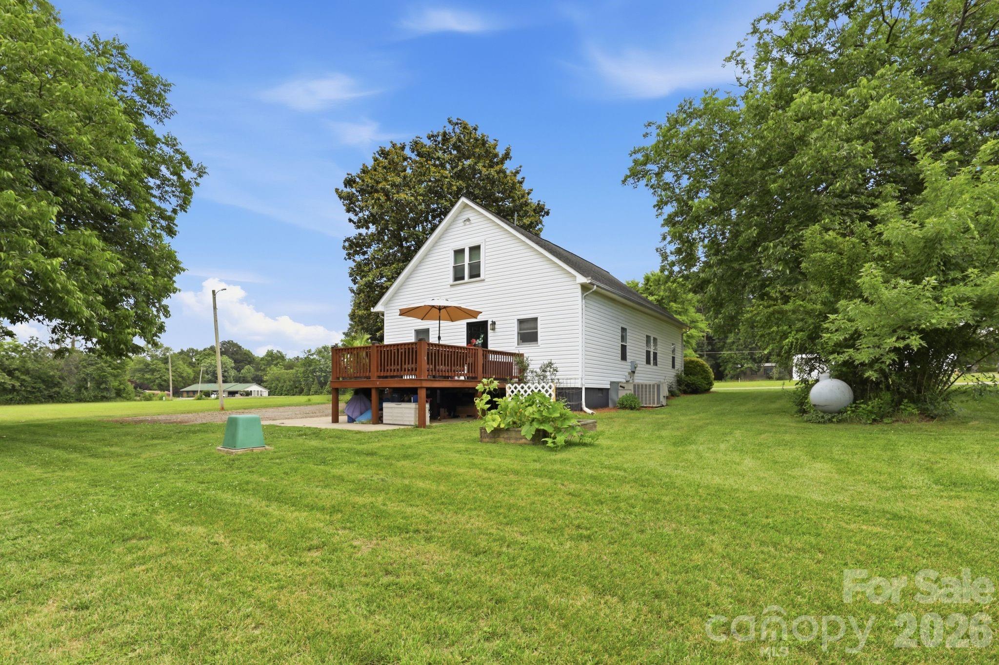 189 Chestnut Grove Road — Statesville