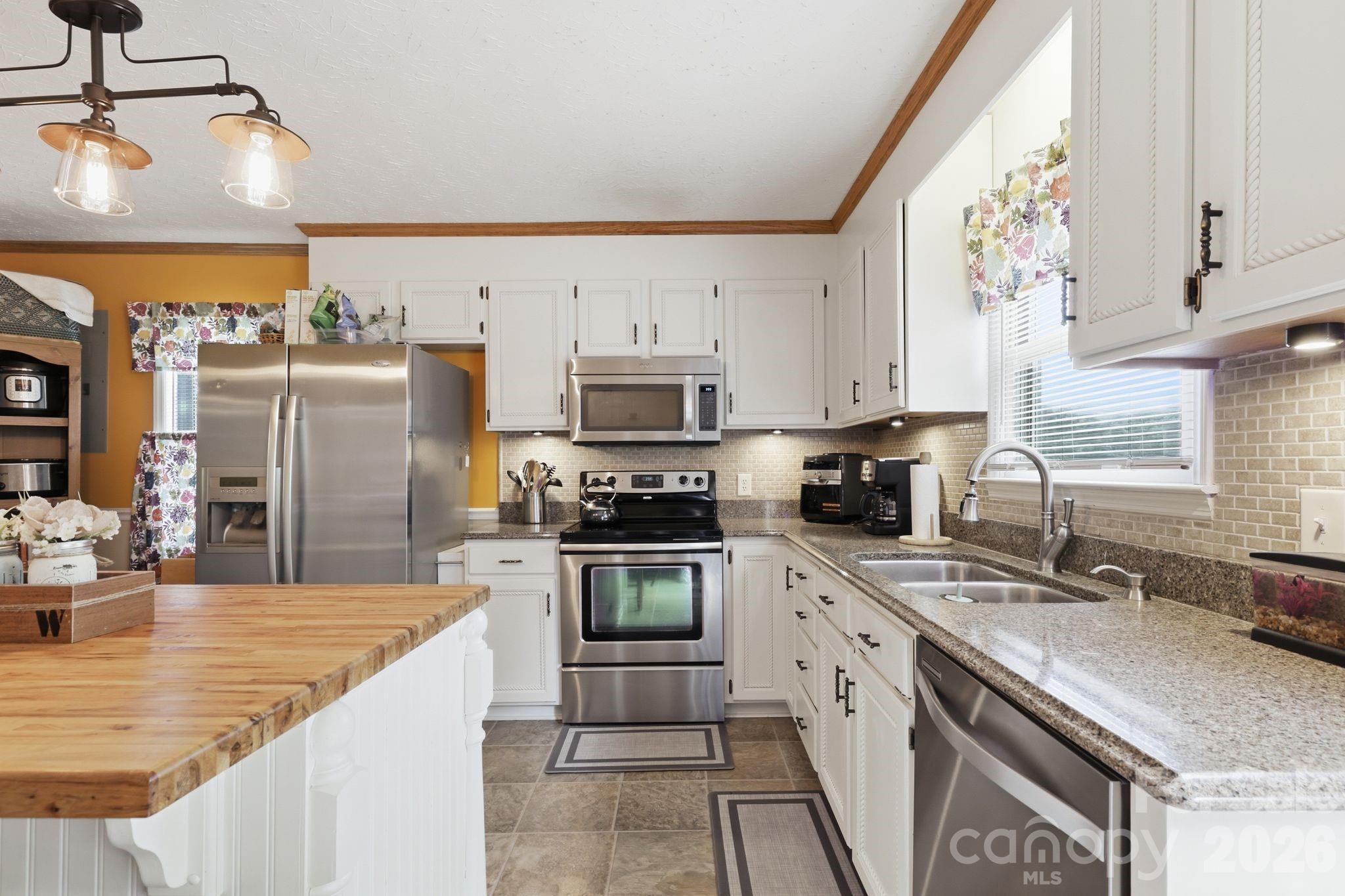 189 Chestnut Grove Road — Statesville
